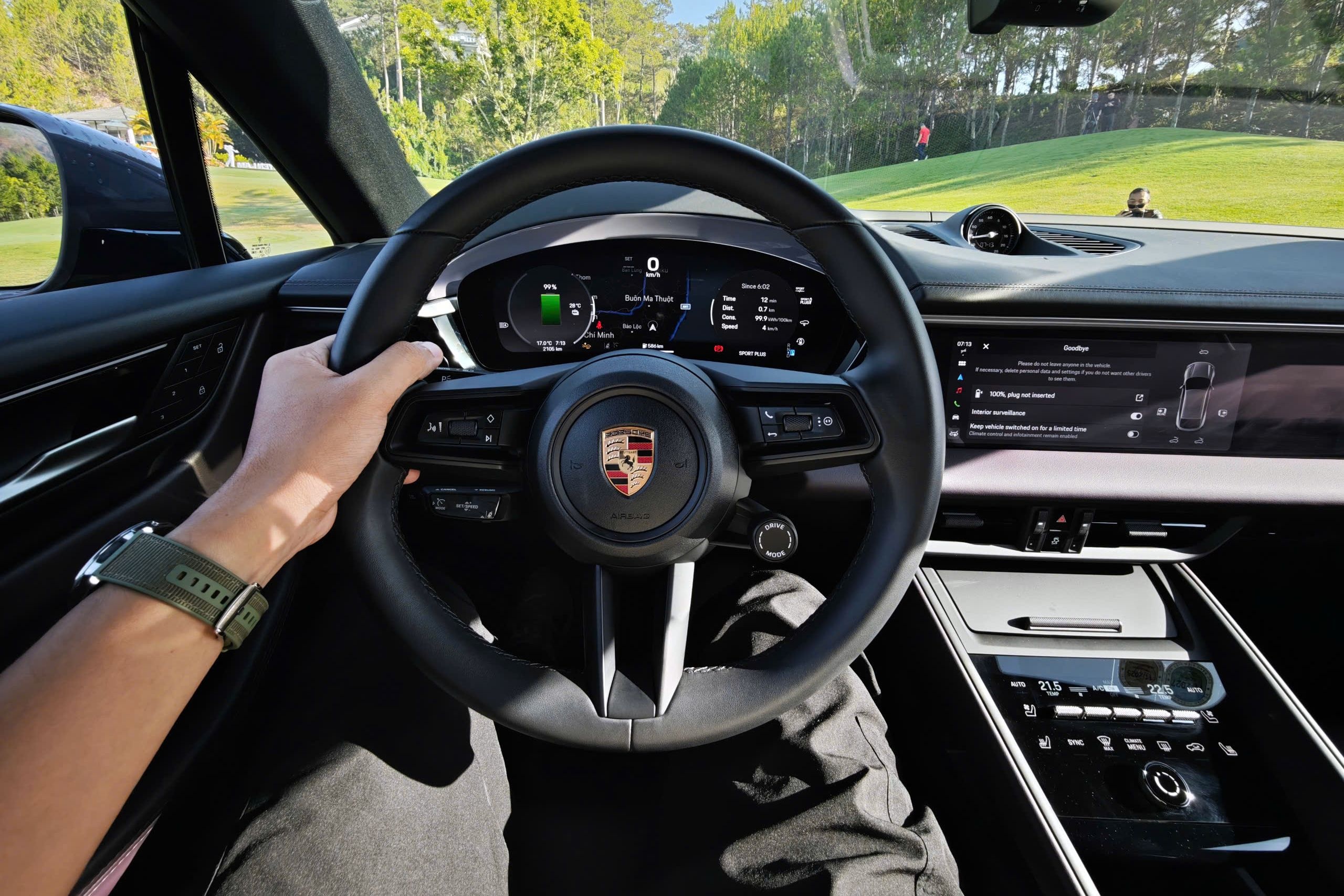 Porsche Macan 4 EV anh 9