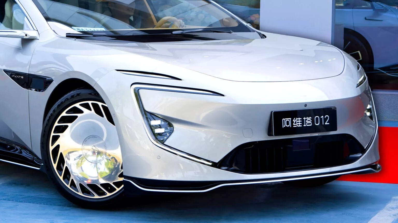 Lai them blogger bi kien vi 'dung' hang xe Trung Quoc hinh anh