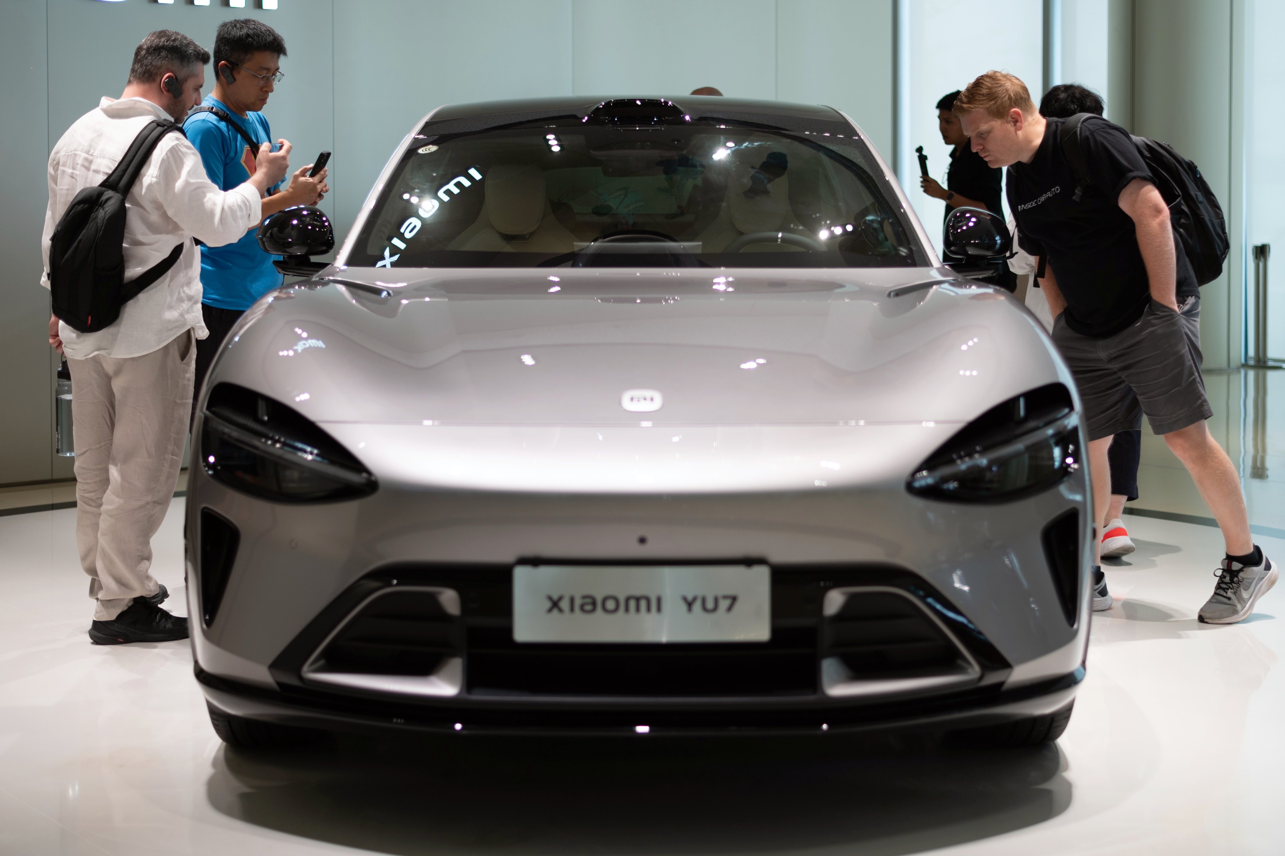 Giam doc Dongfeng-Nissan xin loi vi goi nguoi mua Xiaomi la ngu ngoc hinh anh