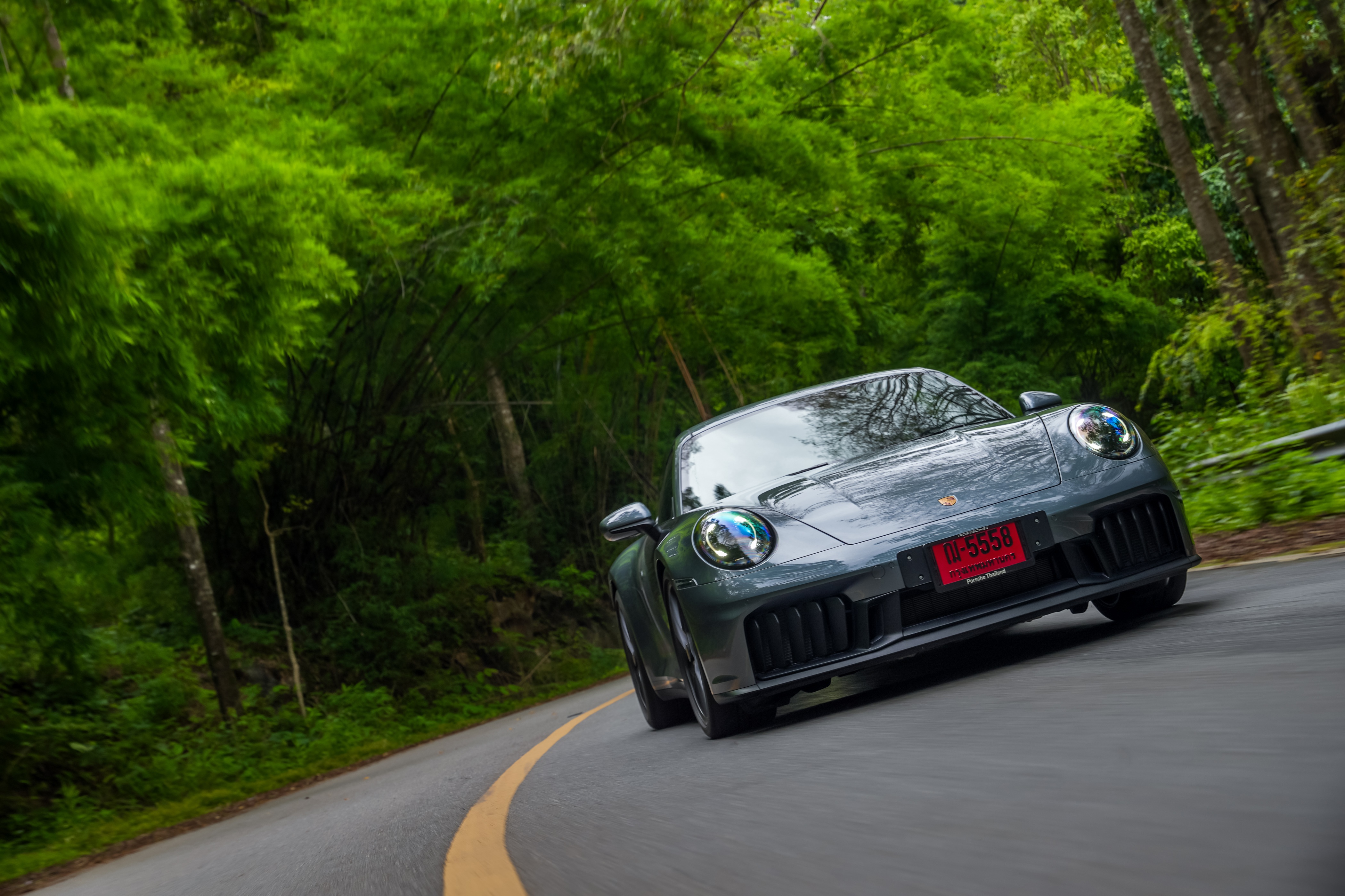 Porsche 911 GTS anh 6