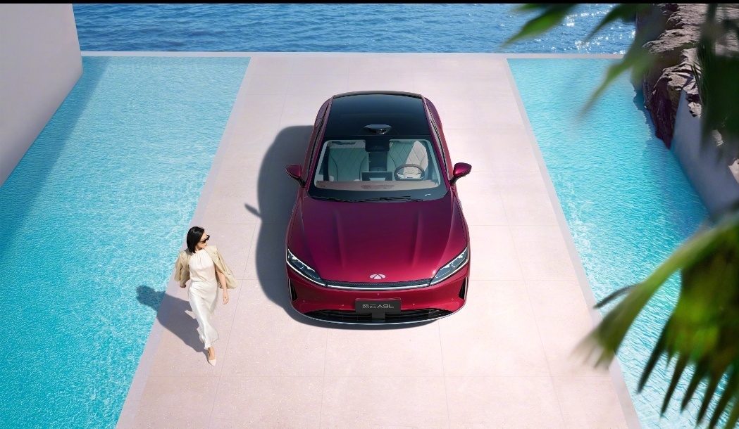 Chery lai ra mat sedan PHEV moi, di duoc hon 2.000 km/lan sac hinh anh