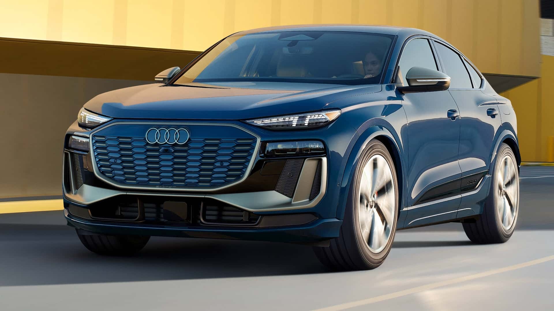 Q6 Sportback E-Tron 2025 ra mat tai My, chay 500 km moi lan sac hinh anh