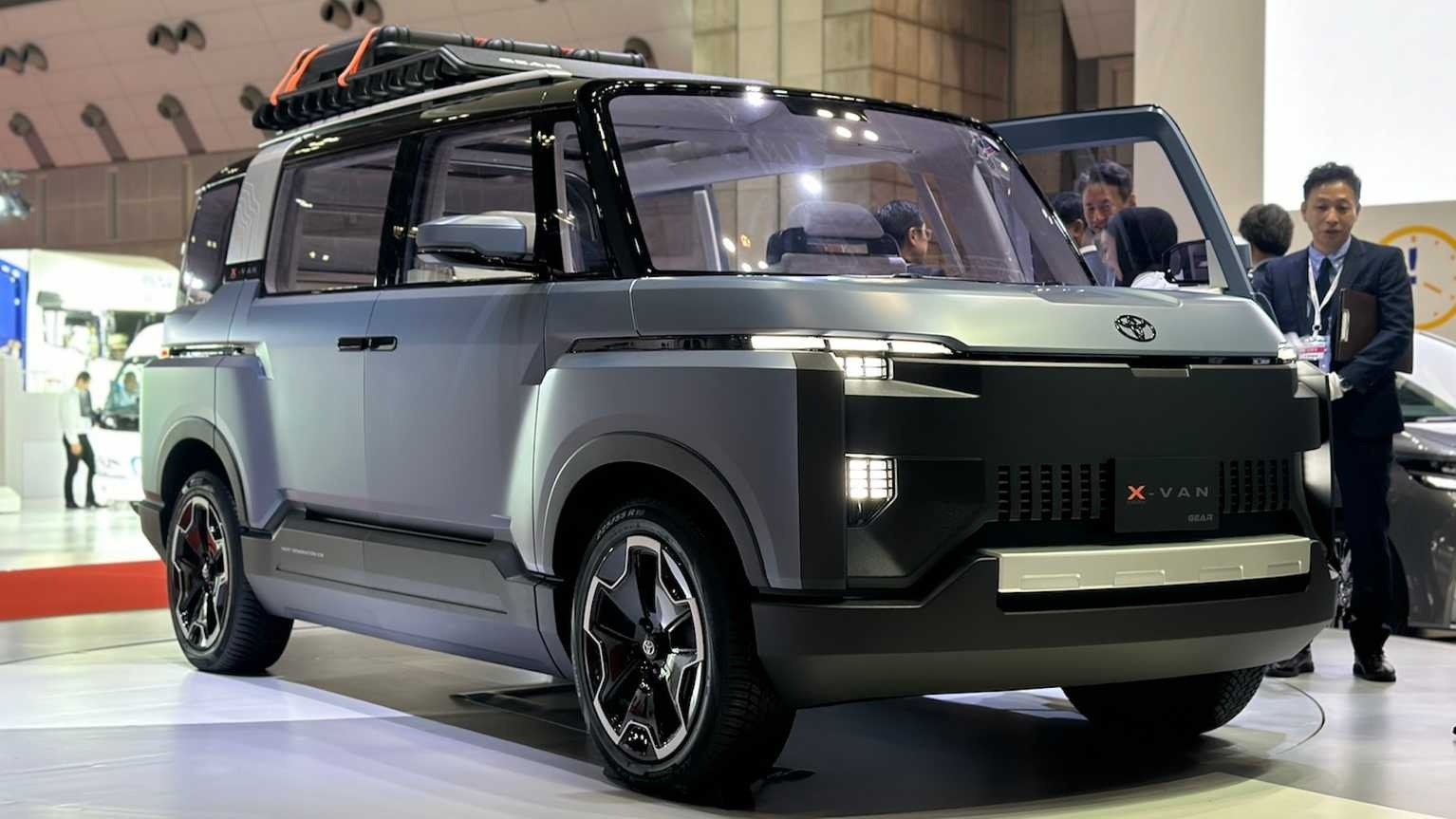 Ngam Minivan moi cua Toyota, sap ra mat vao thang 10 hinh anh