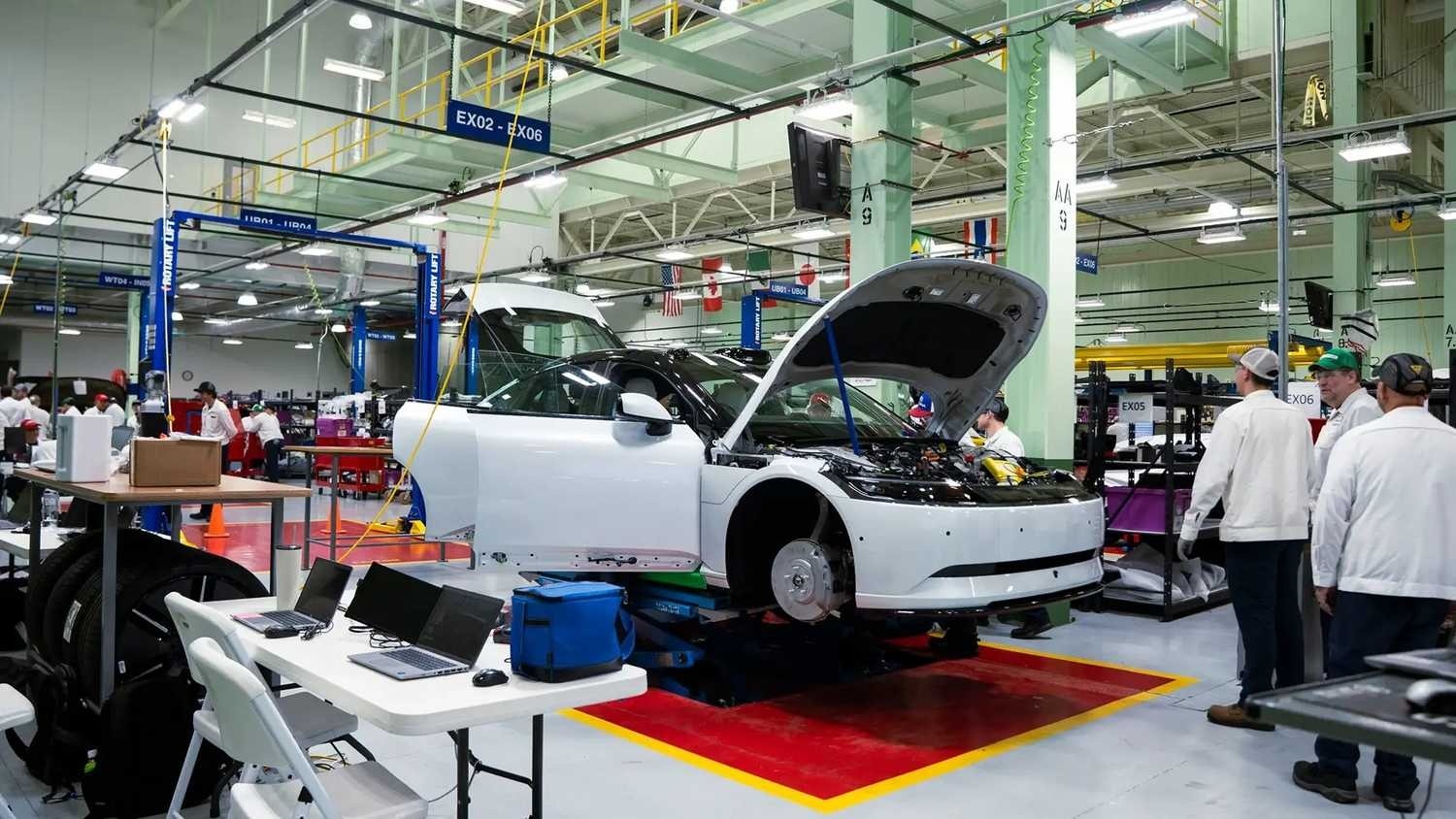 Xe dien Honda va Sony sap xuat hien hinh anh