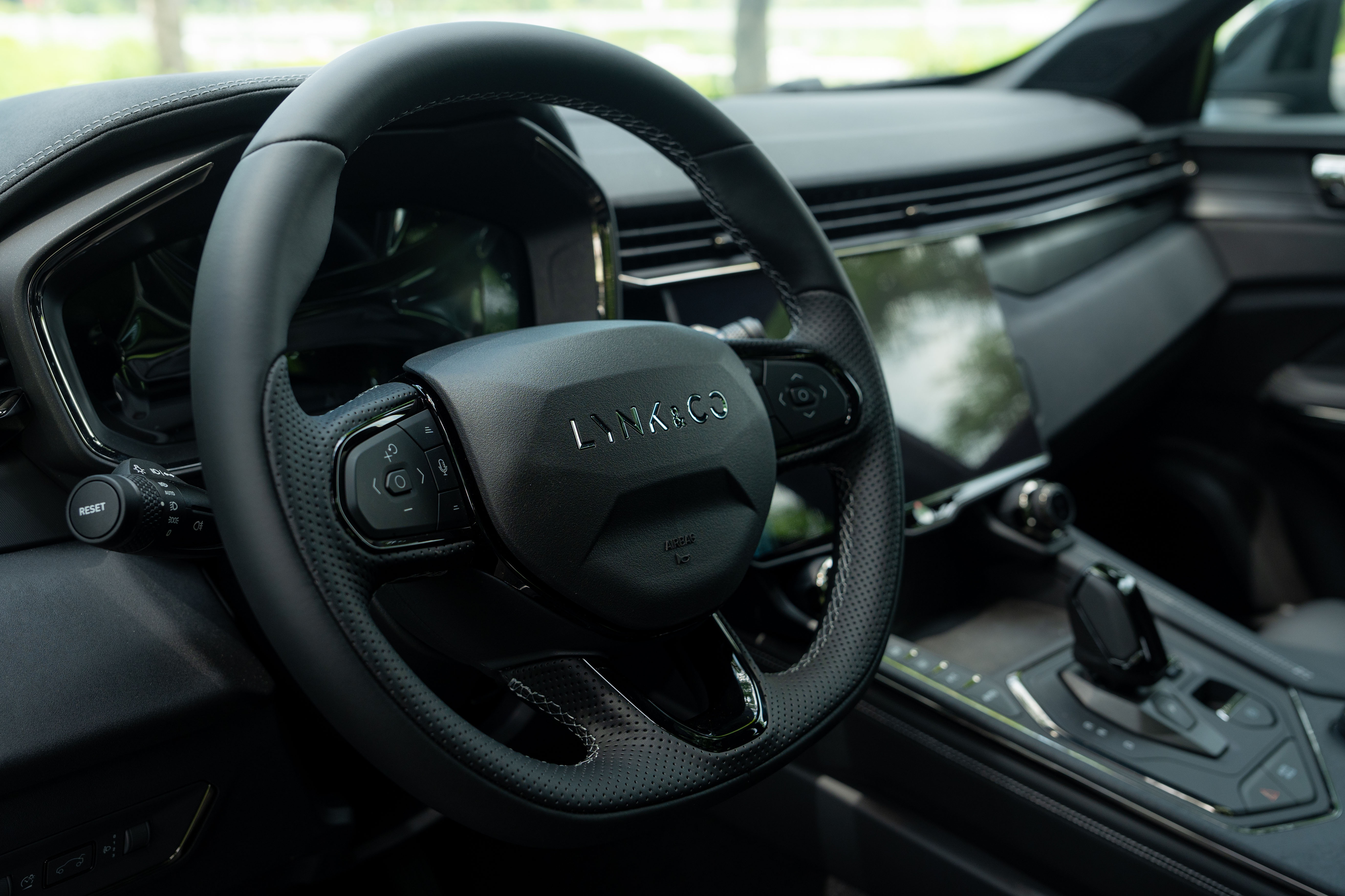 Lynk & Co 01 Hyper anh 9