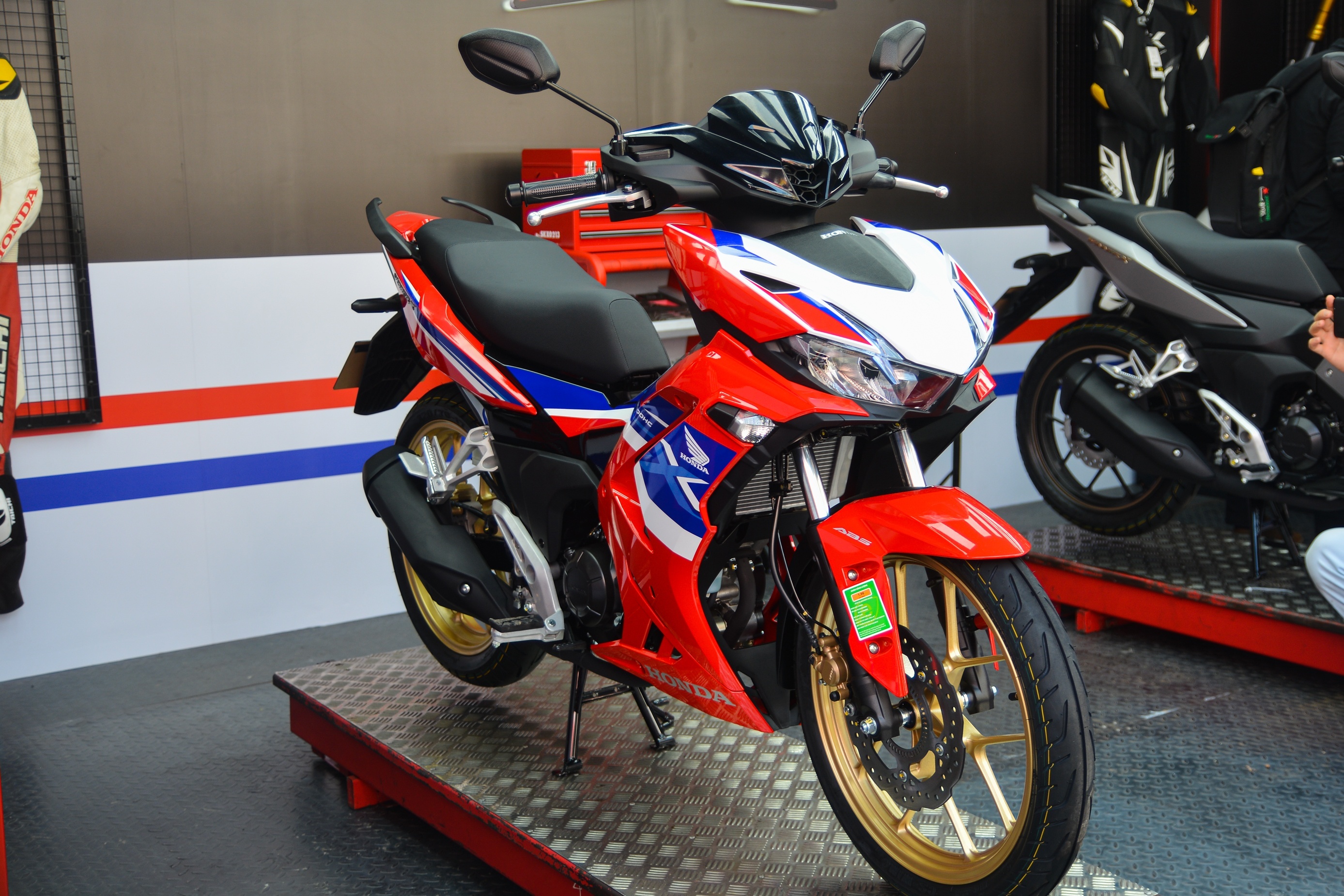 Honda Winner R anh 2