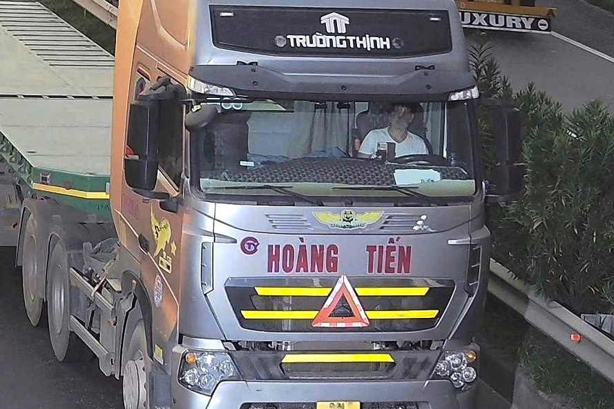 Dung den do dung dien thoai co bi phat khong? hinh anh