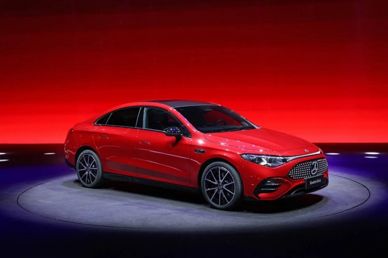 Mercedes-Benz CLA 'chuan' Trung Hoa mo ban, duong nhien la xe dien hinh anh