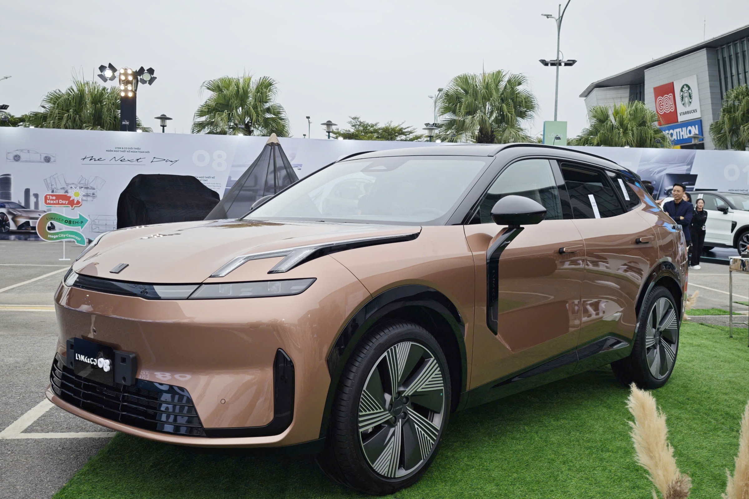 Lynk & Co 08 ảnh 16 Lynk & Co 08 anh 16