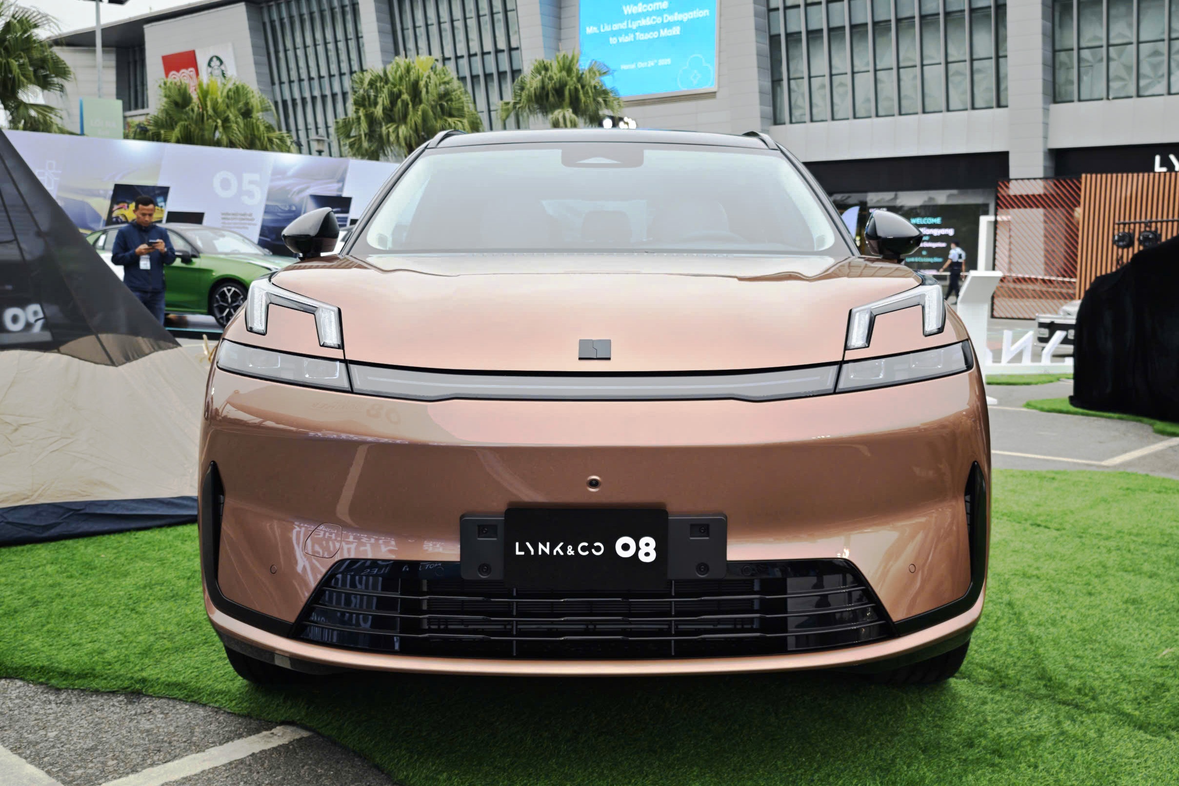 Lynk & Co 08 ảnh 2 Lynk & Co 08 anh 2