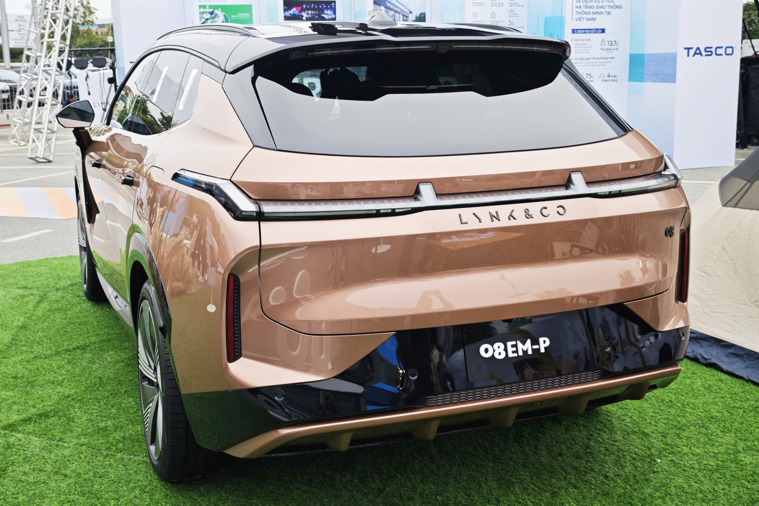 Lynk & Co 08 ảnh 7 Lynk & Co 08 anh 7