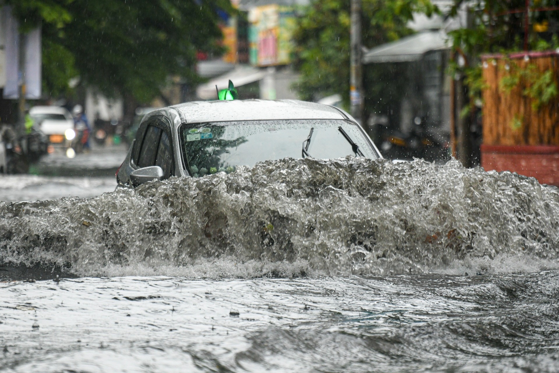 Chu xe VinFast noi bao duoc ho tro tien bao hiem, kiem tra xe mien phi hinh anh