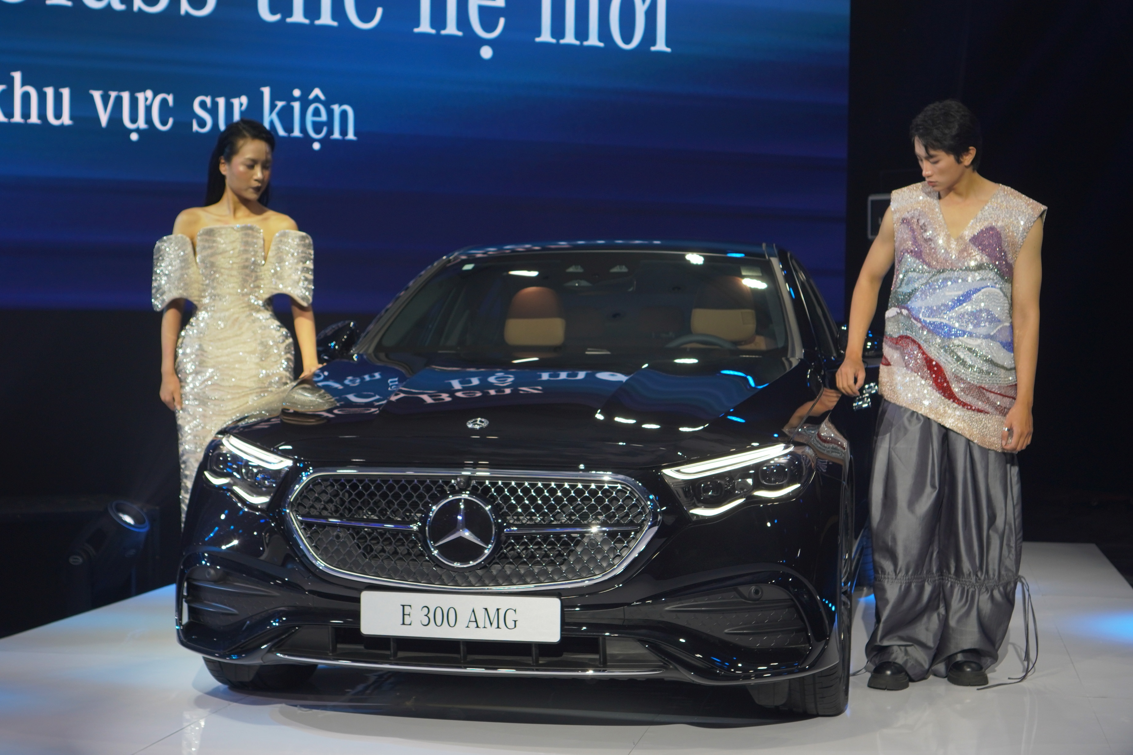 Mercedes-Benz E-Class anh 5