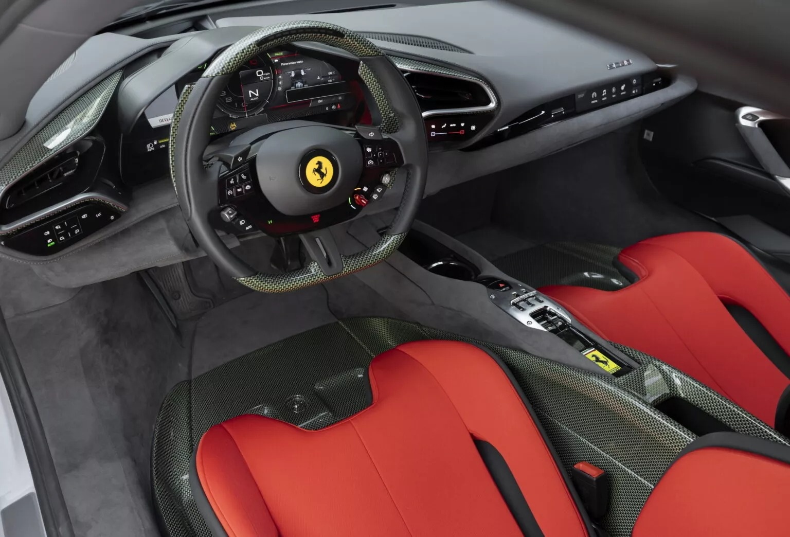 Ferrari SC40 ra mat anh 2