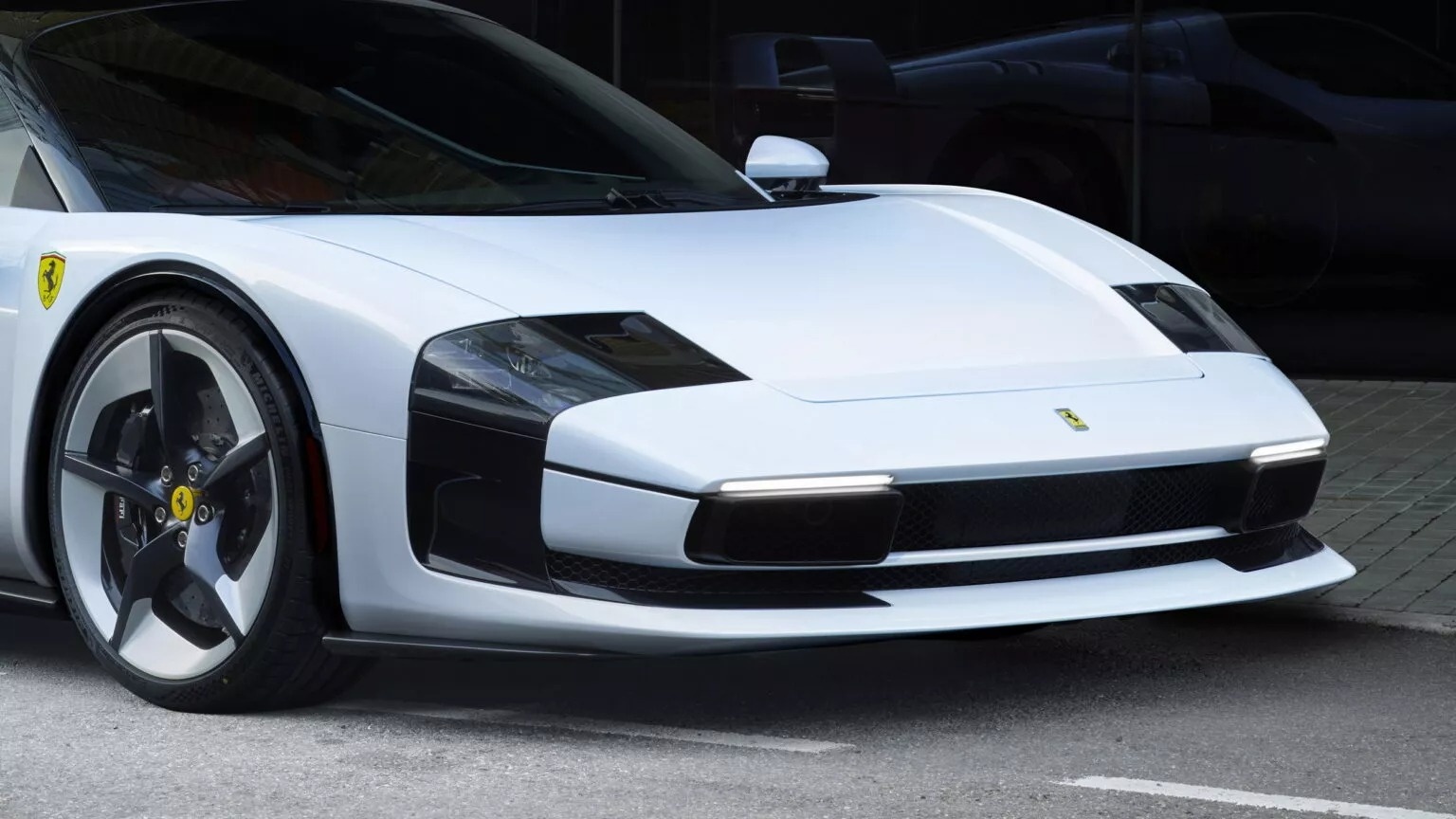 Ferrai ra mat mau xe tri an huyen thoai cuoi cung cua Enzo Ferrari hinh anh