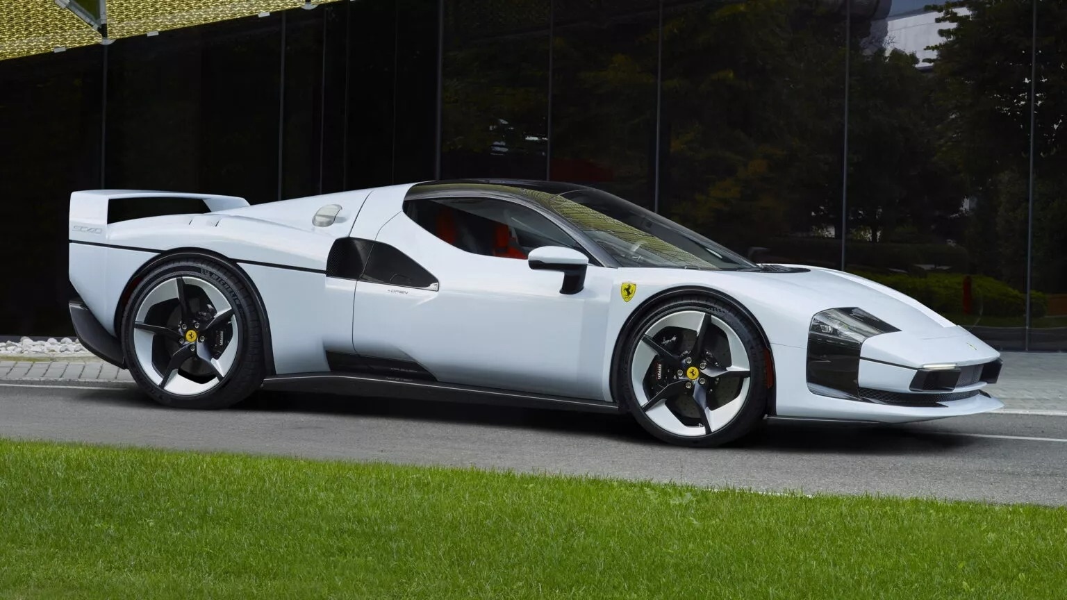 Ferrari SC40 ra mat anh 1