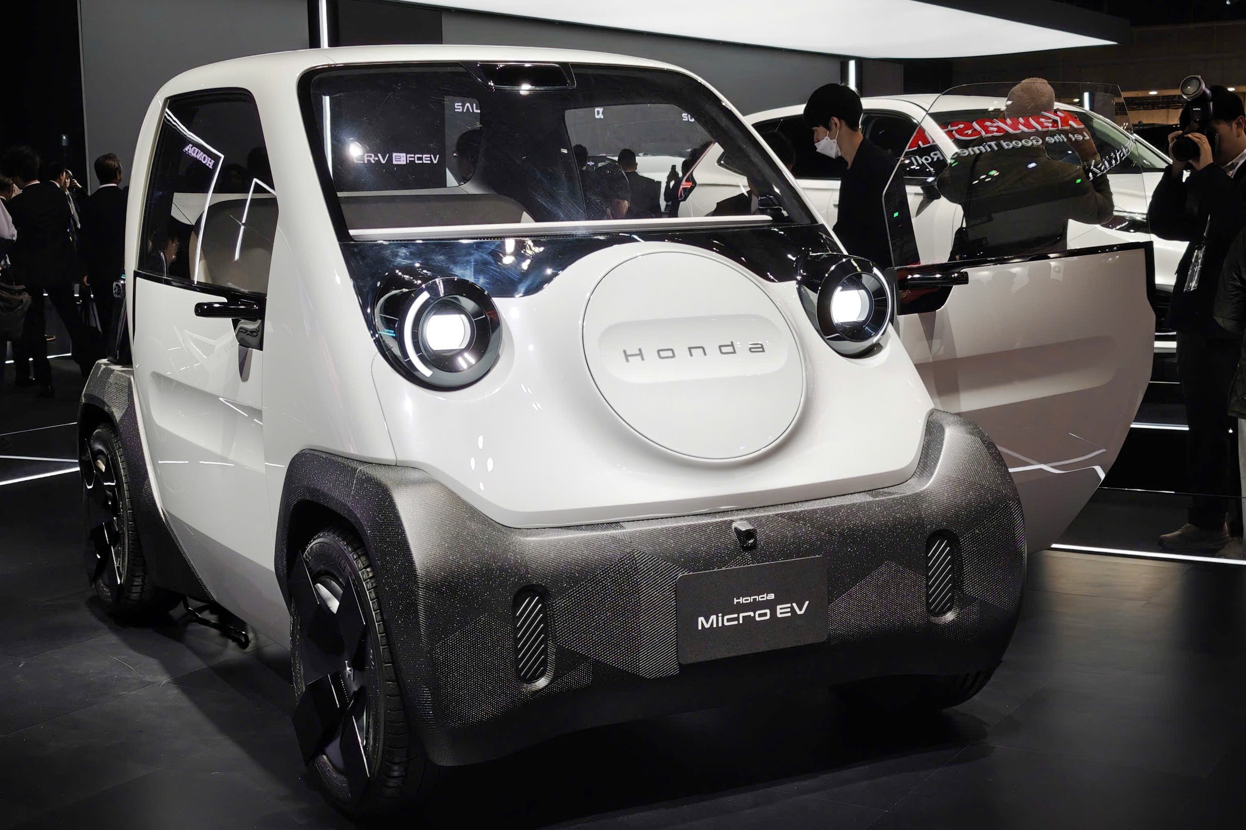 Tuong lai cua oto dien co nho nhin tu trien lam oto Nhat Ban hinh anh