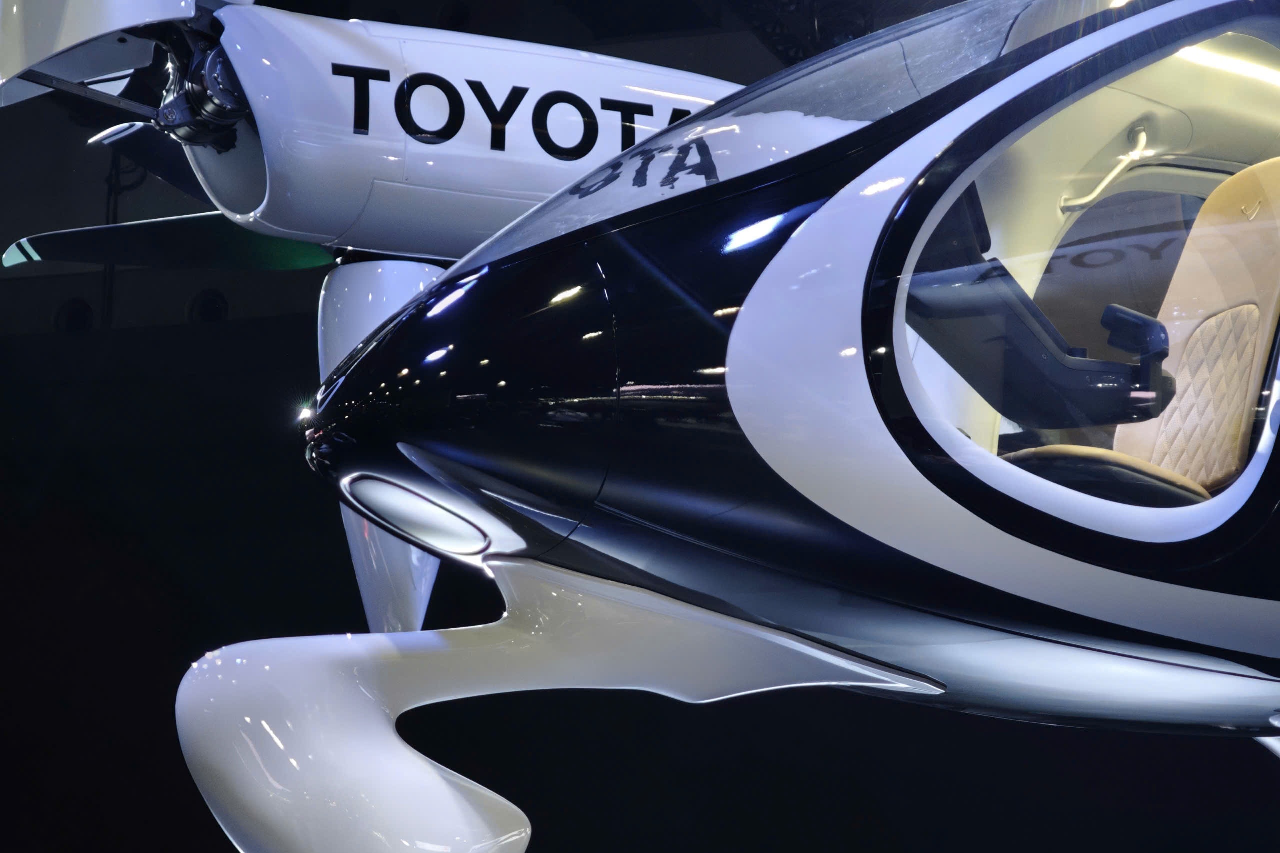 Máy bay điện Toyota  ảnh 5 May bay dien Toyota anh 5