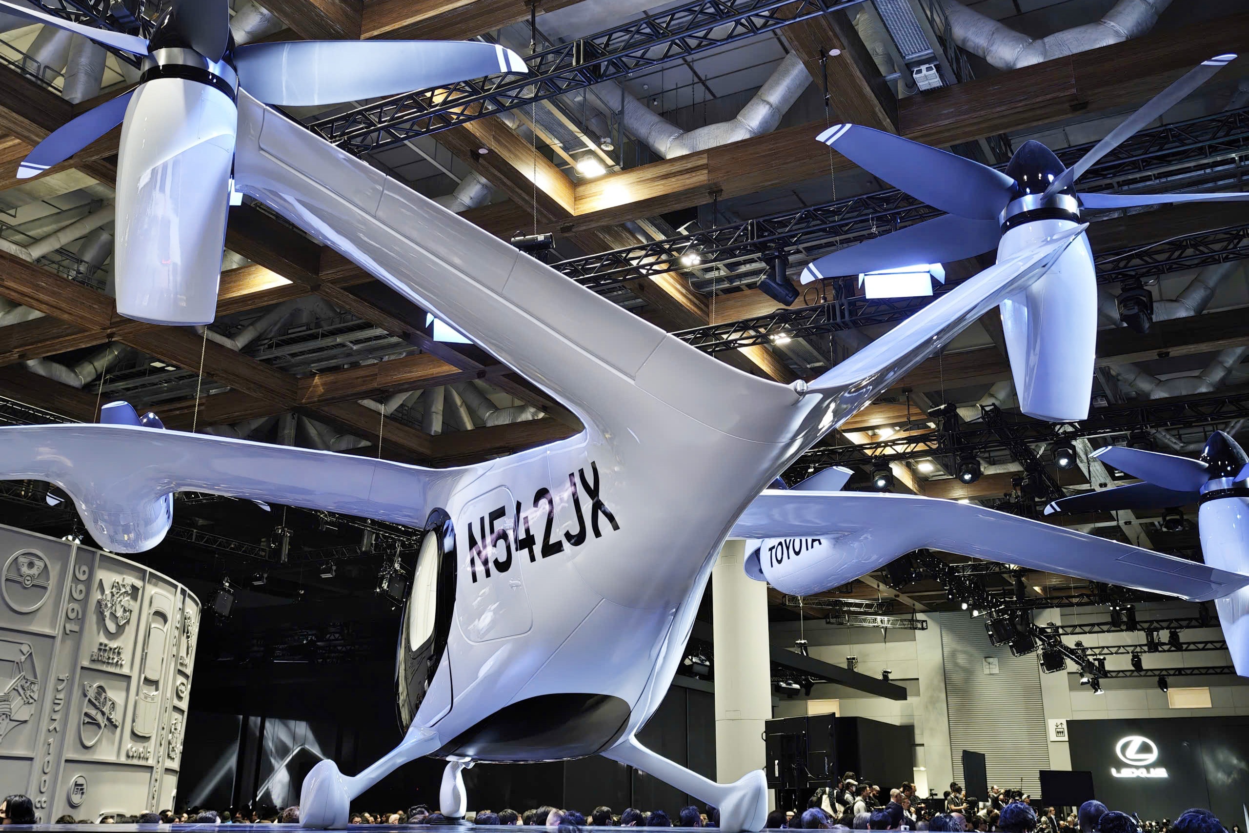 Máy bay điện Toyota  ảnh 2 May bay dien Toyota anh 2