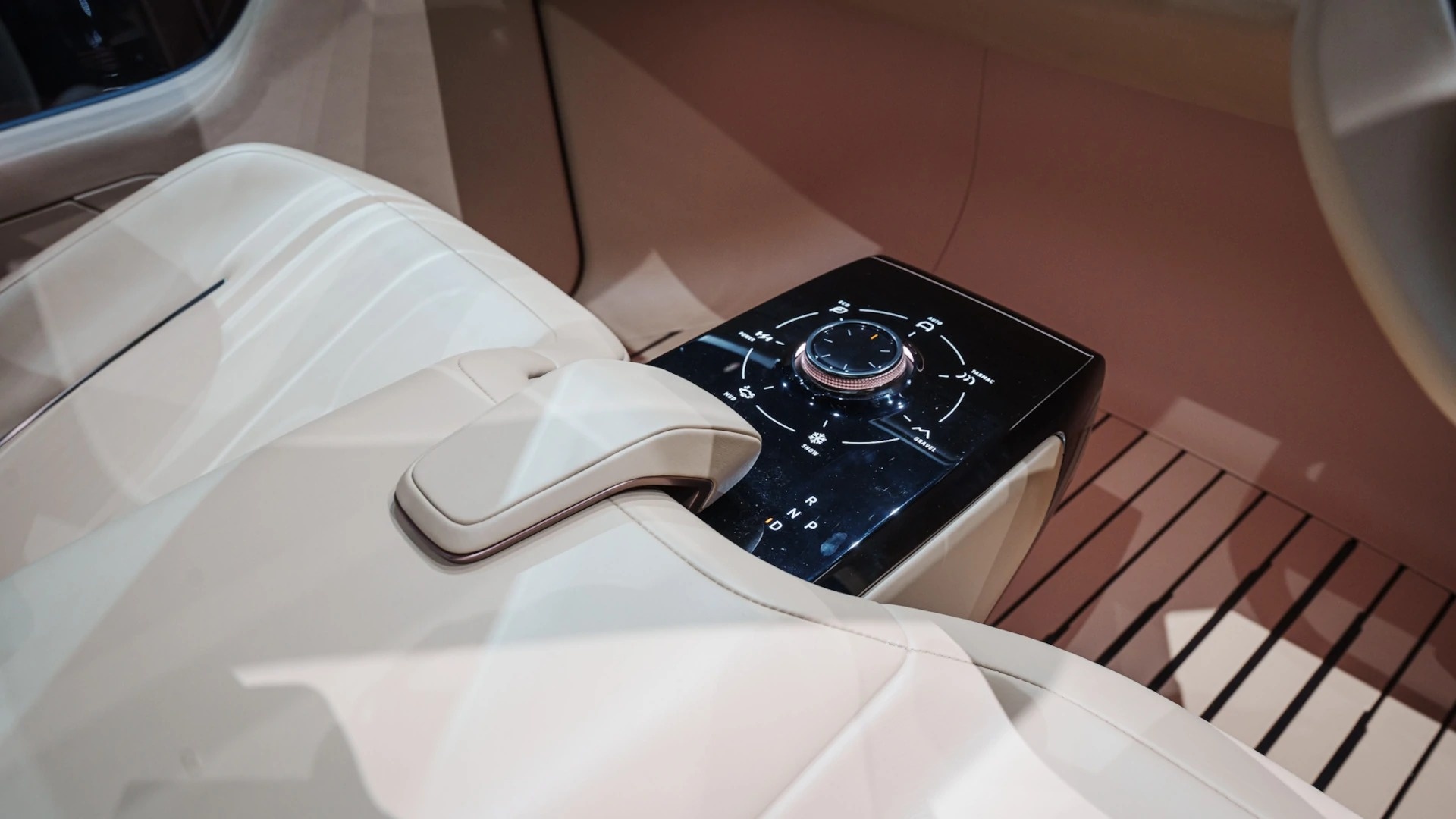 Mitsubishi Elevance Concept ảnh 11 Mitsubishi Elevance Concept anh 11