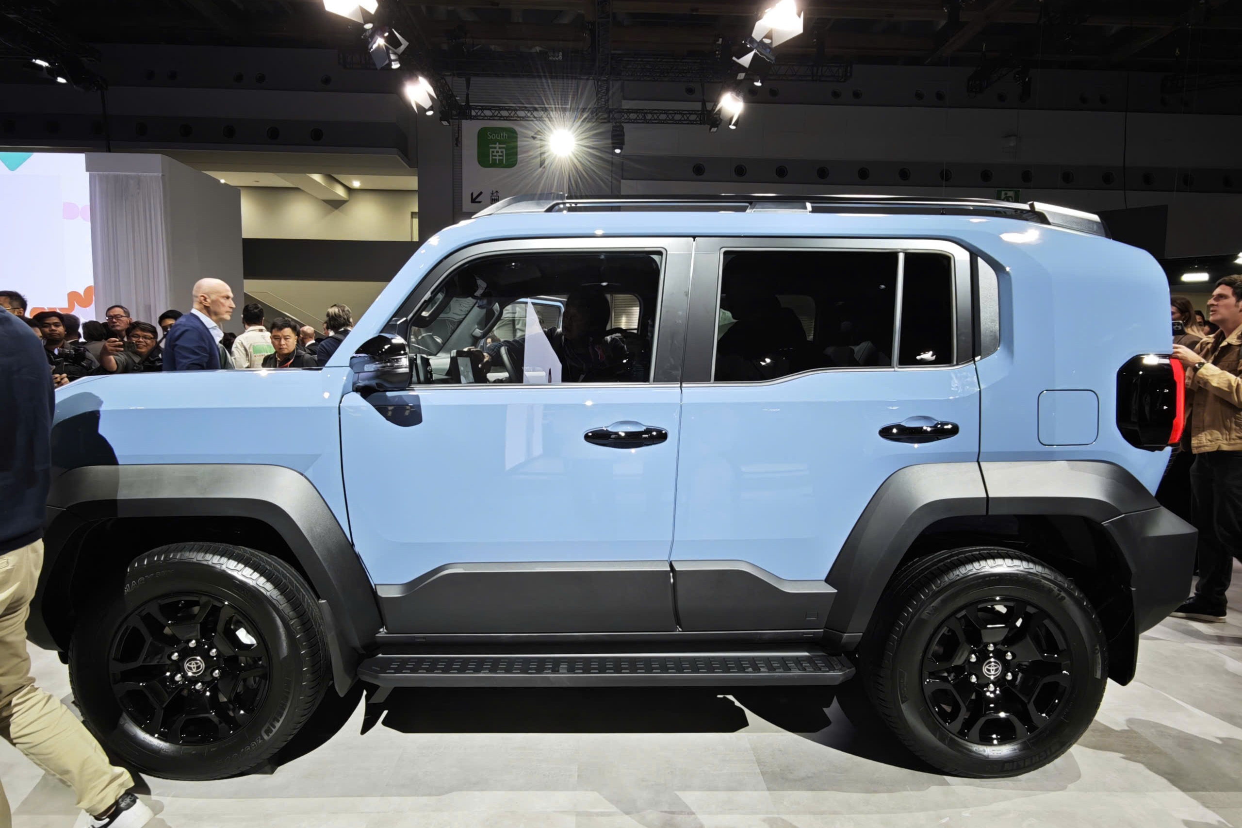 Toyota Land Cruiser FJ ảnh 3 Toyota Land Cruiser FJ anh 3