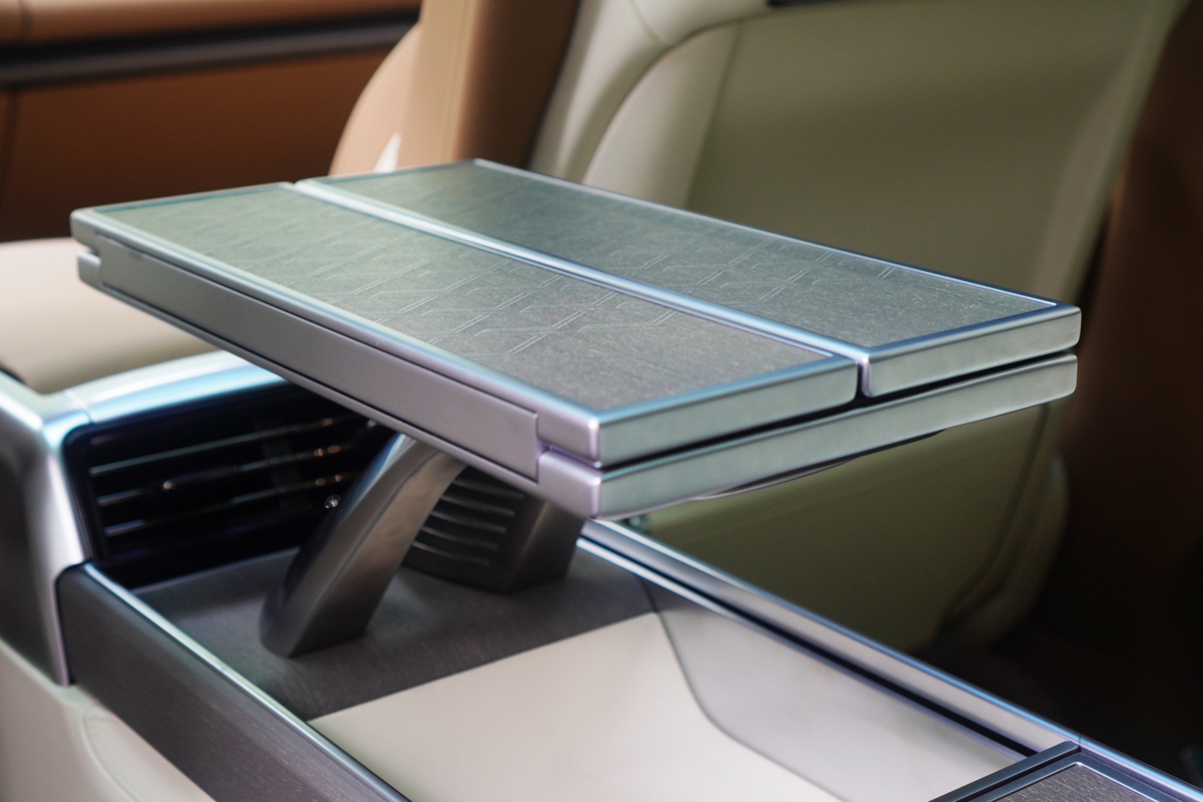 Range Rover SV PHEV anh 13