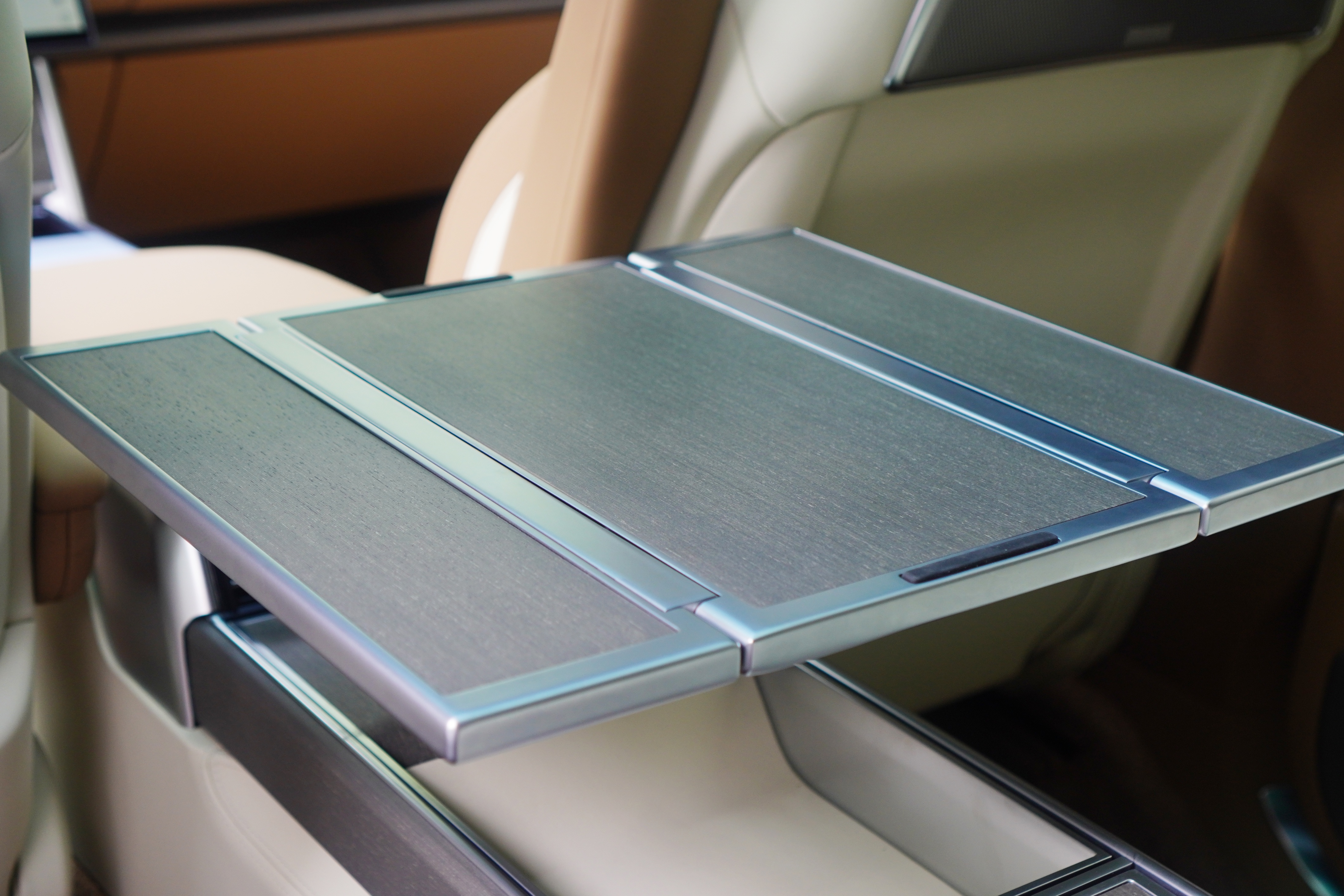 Range Rover SV PHEV anh 14