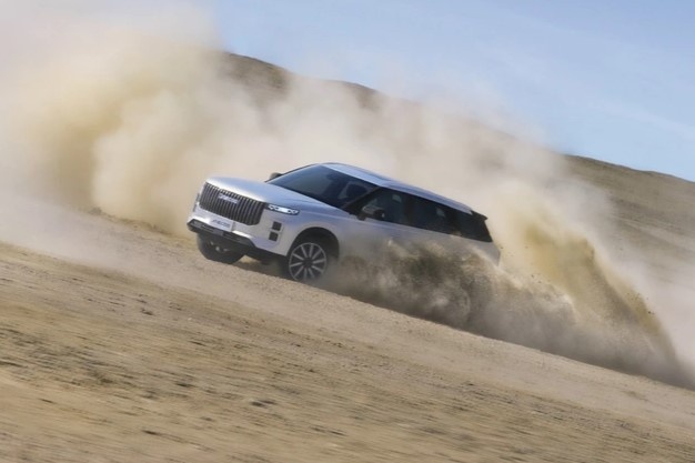 J7 AWD Individual anh 1