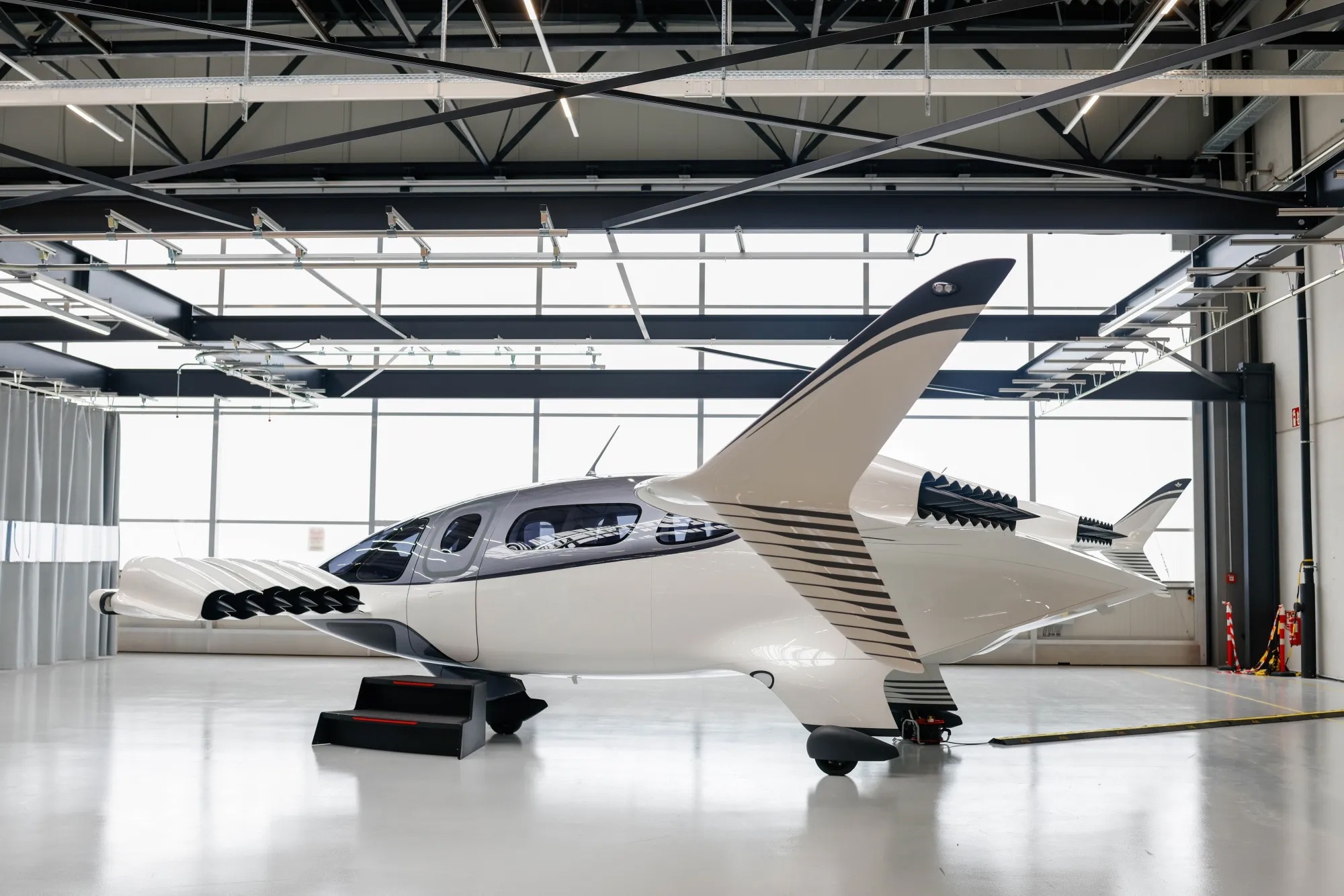 Xe bay ban thuong mai,  gia xe bay anh 5