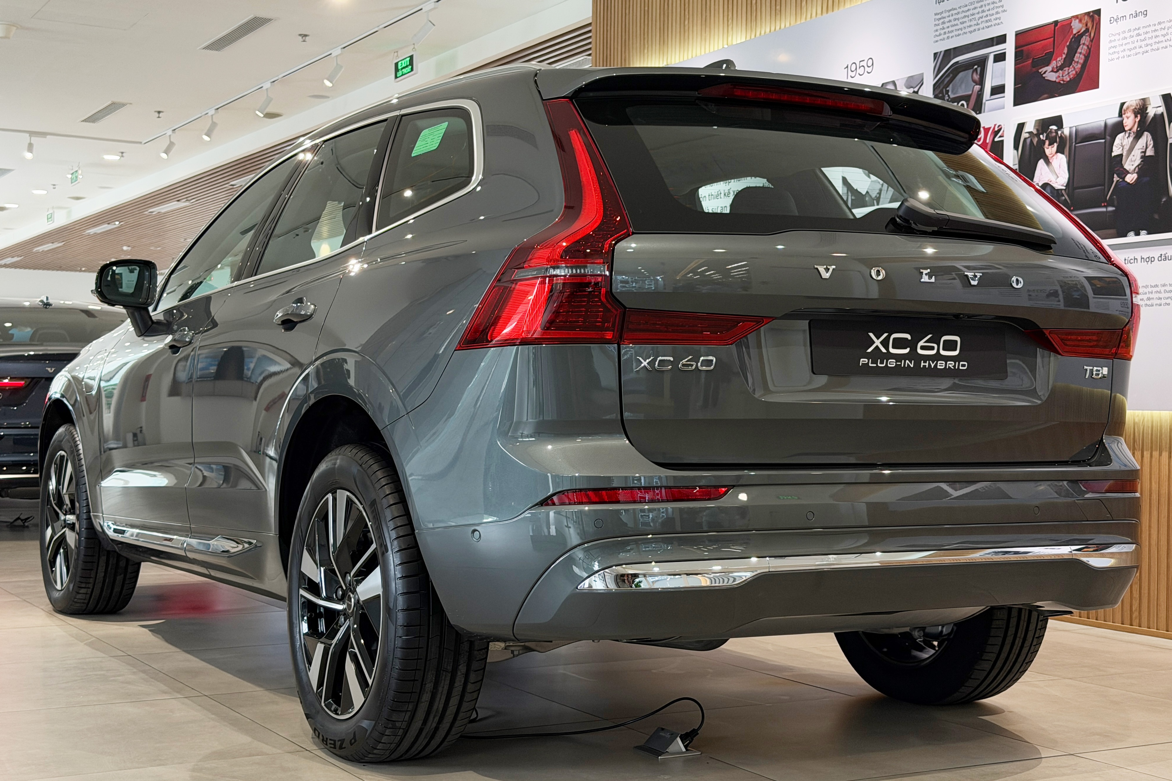 Volvo,  XC60,  Mercedes-Benz anh 16