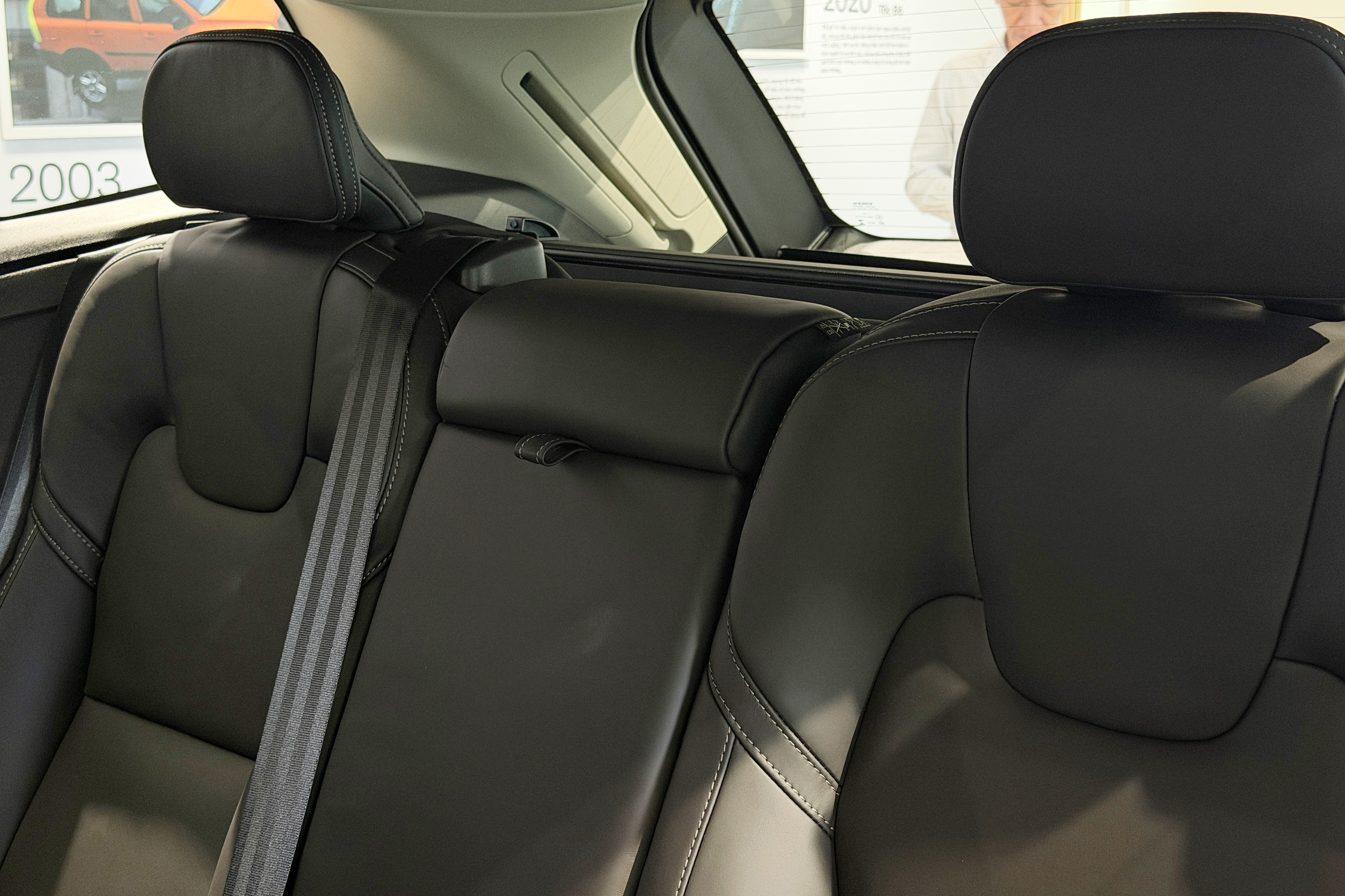 Volvo,  XC60,  Mercedes-Benz anh 9