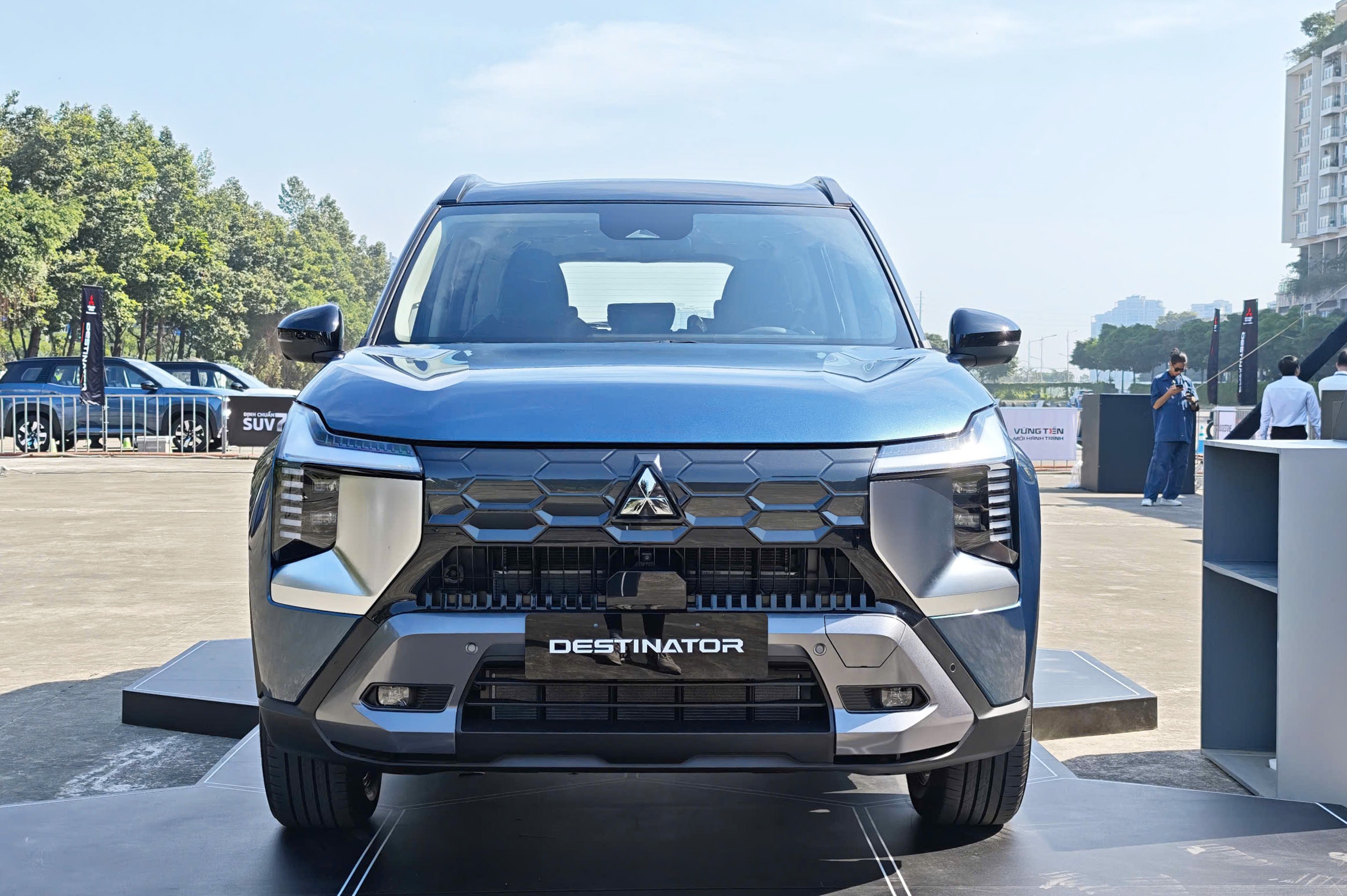 Mitsubishi,  Mitsubishi Destinator anh 3