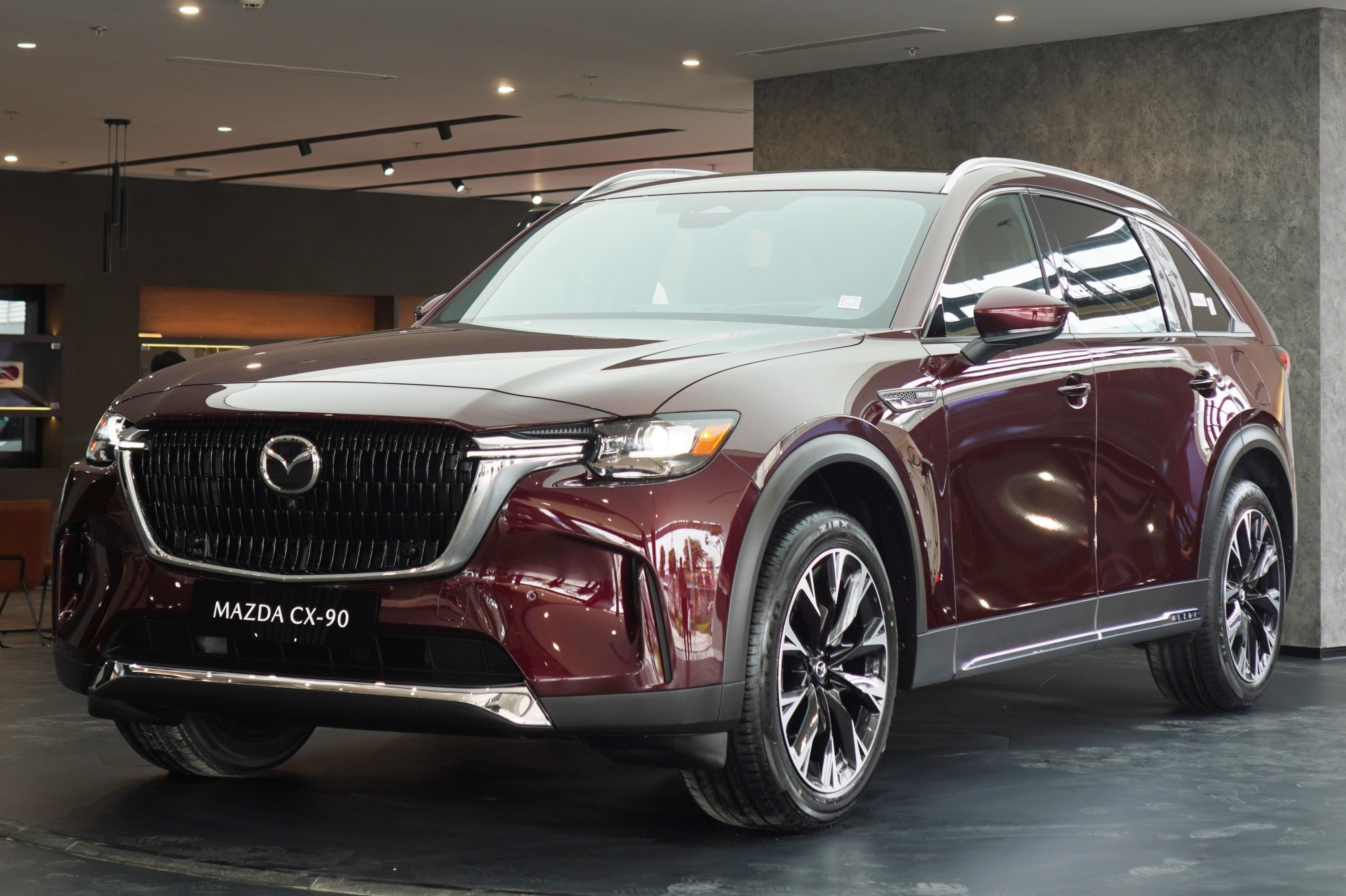 Mazda CX-90 nhan coc, gia du kien 'kho' duoi 2,5 ty dong hinh anh