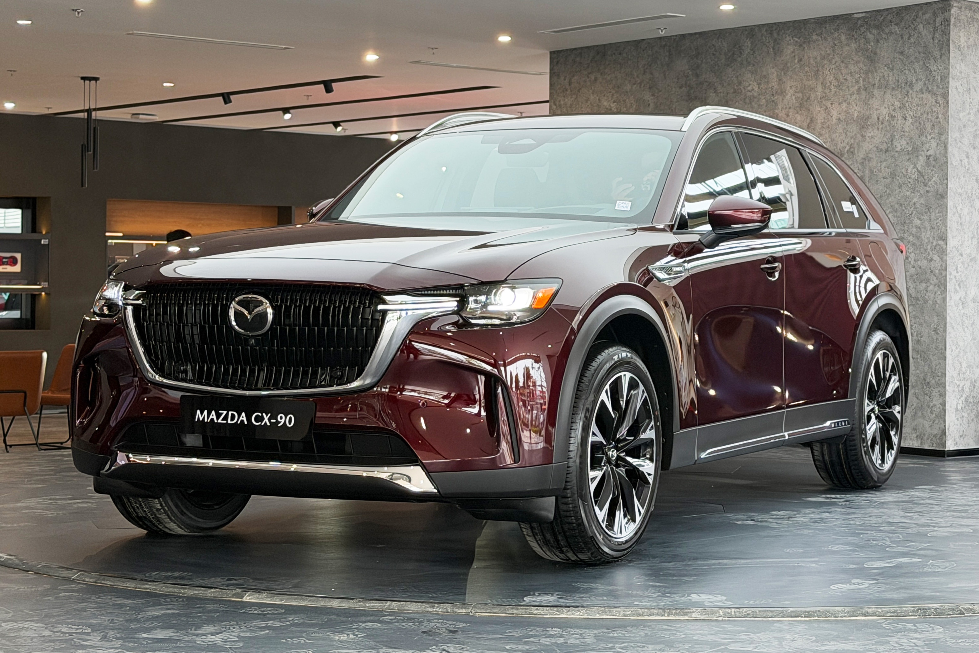 Can canh Mazda CX-90, SUV PHEV lon nhat cua Mazda vua den Viet Nam hinh anh