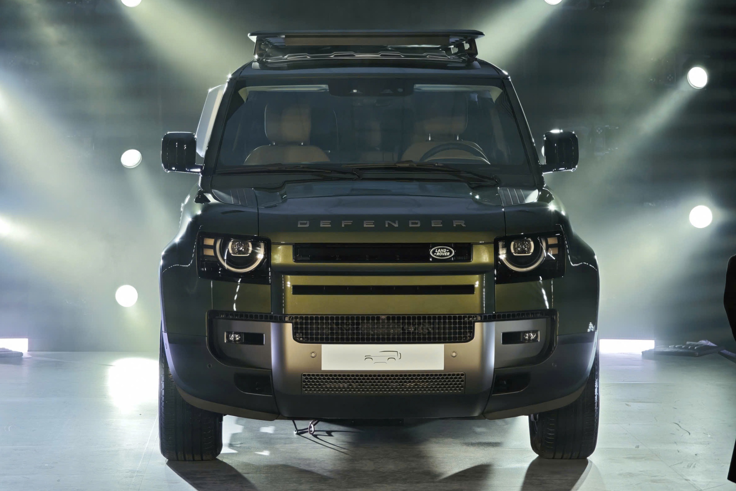 Ngam Land Rover Defender 110 2026 - 'xe choi' gia hon 6,3 ty dong hinh anh