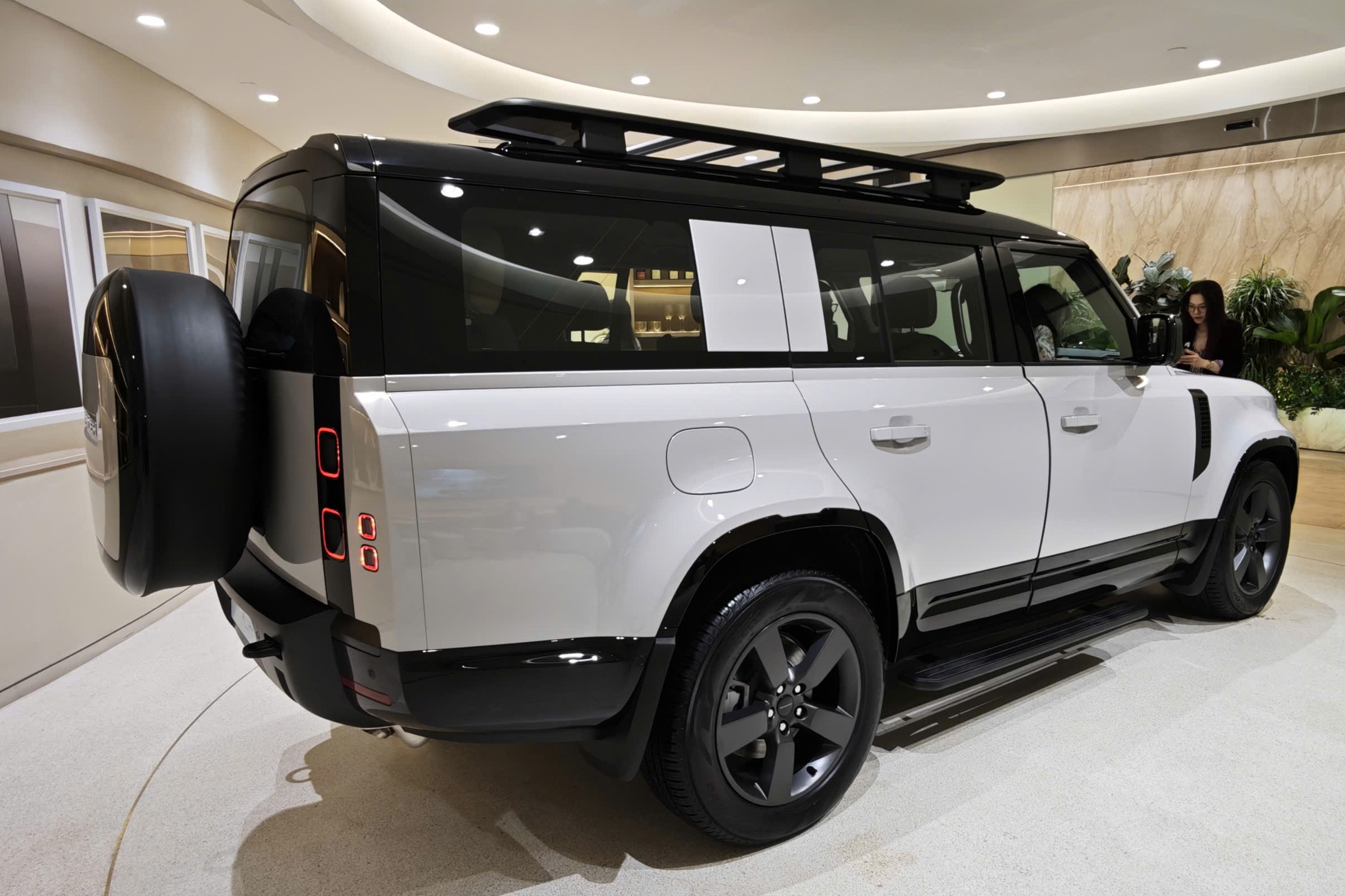 Defender,  Land Rover anh 12