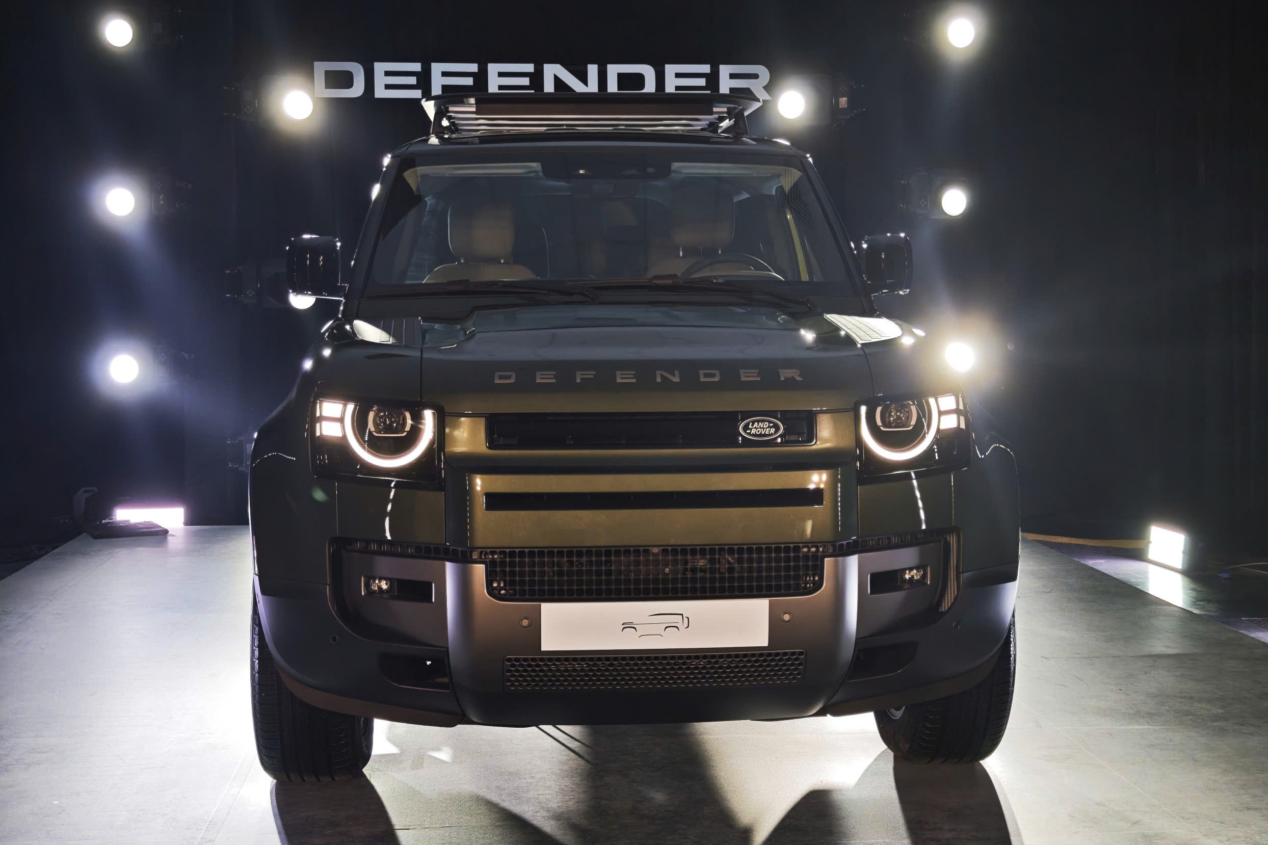 Defender anh 17