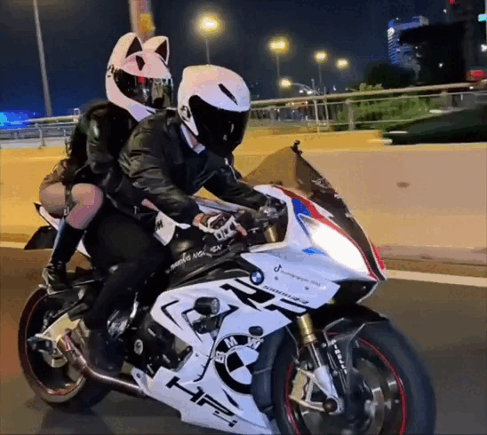 Can than vi pham giao thong vi du trend 'trai dep lai moto' hinh anh