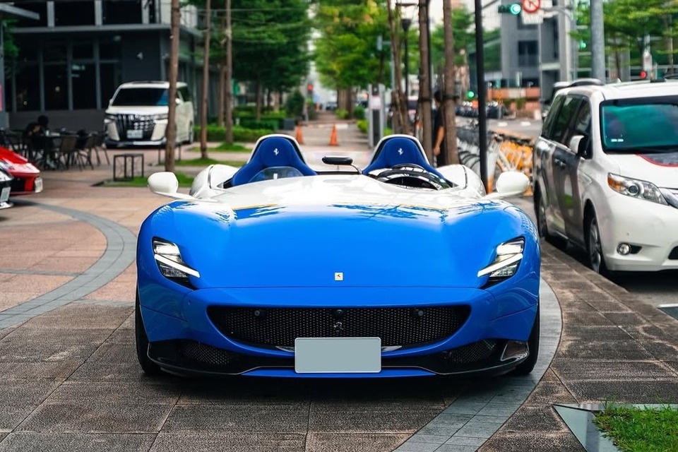 tran chi,  lua dao,  sieu xe anh 4