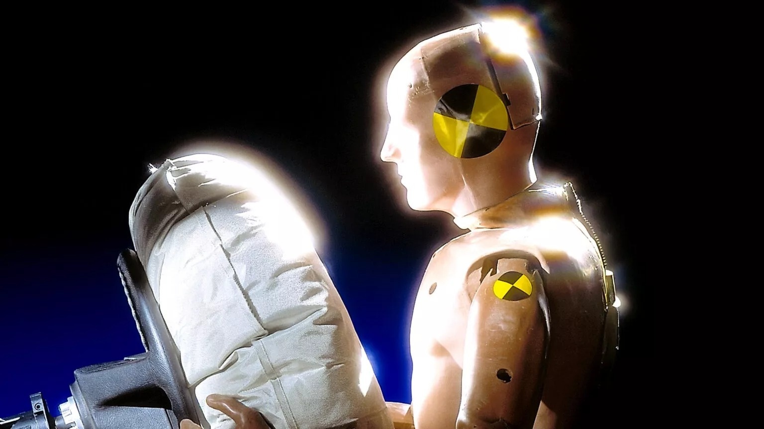 Can than khi mua xe cu co tui khi kem chat luong tu Trung Quoc hinh anh