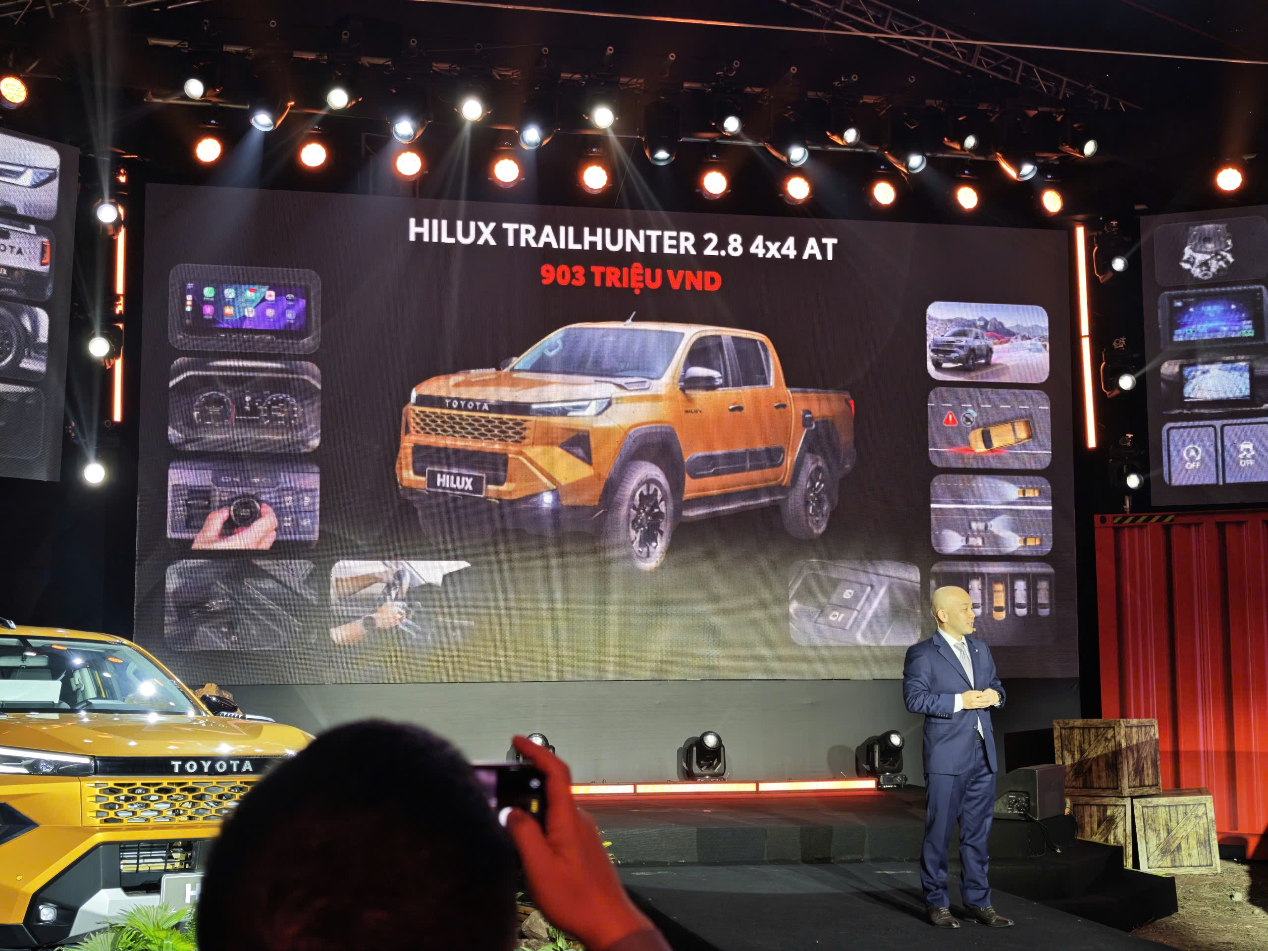 Toyota,  Toyota Hilux anh 2