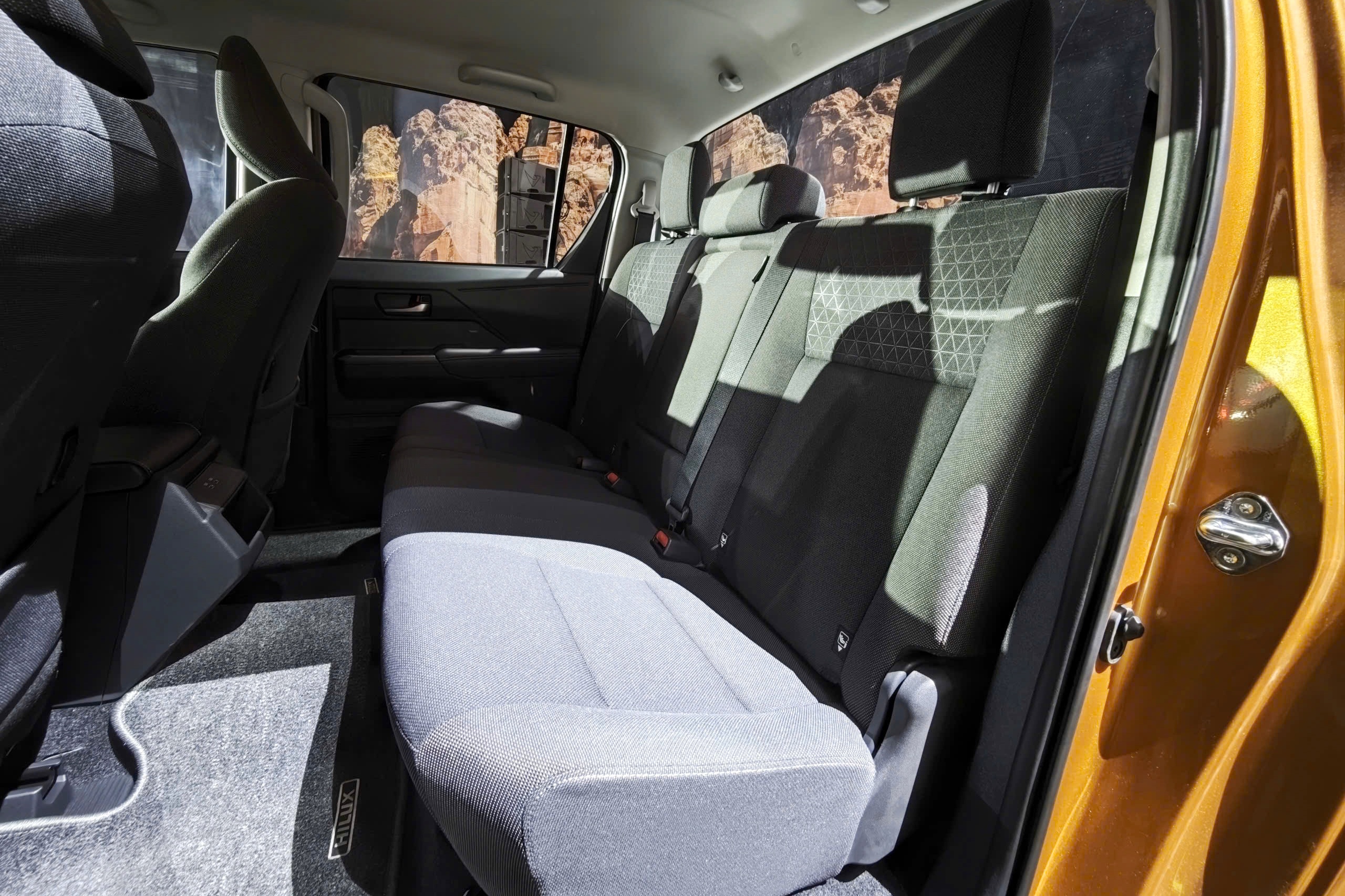 Toyota,  Toyota Hilux anh 17