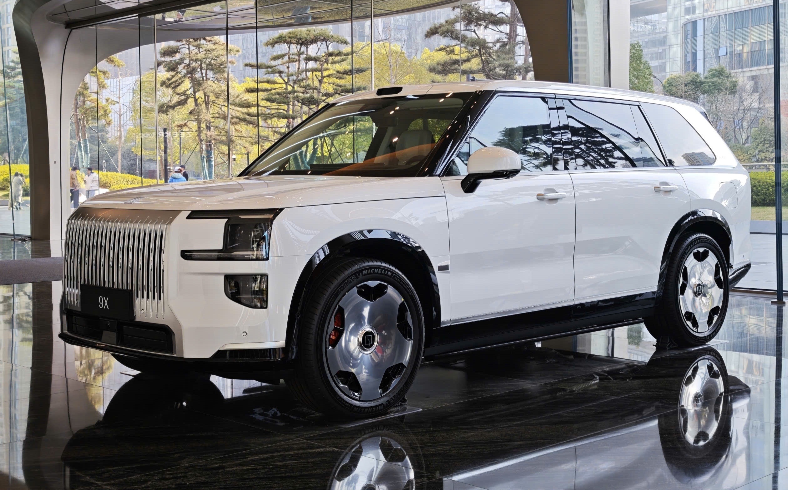 'Rolls-Royce Cullinan Trung Quoc' den Dong Nam A, co the ve Viet Nam hinh anh