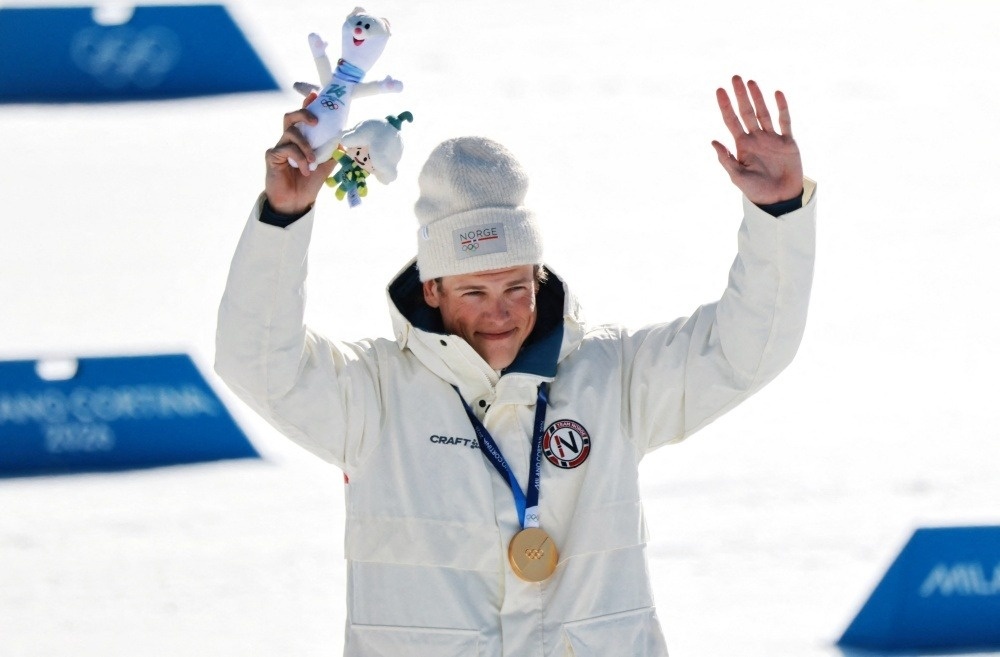 Van dong vien gianh huy chuong vang Olympic duoc tang xe gi? hinh anh