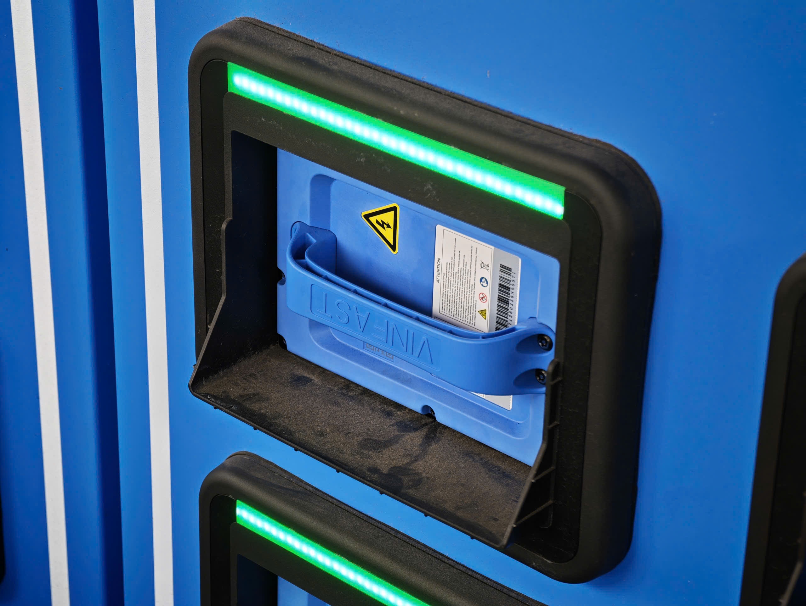 xe may dien,  VinFast anh 9