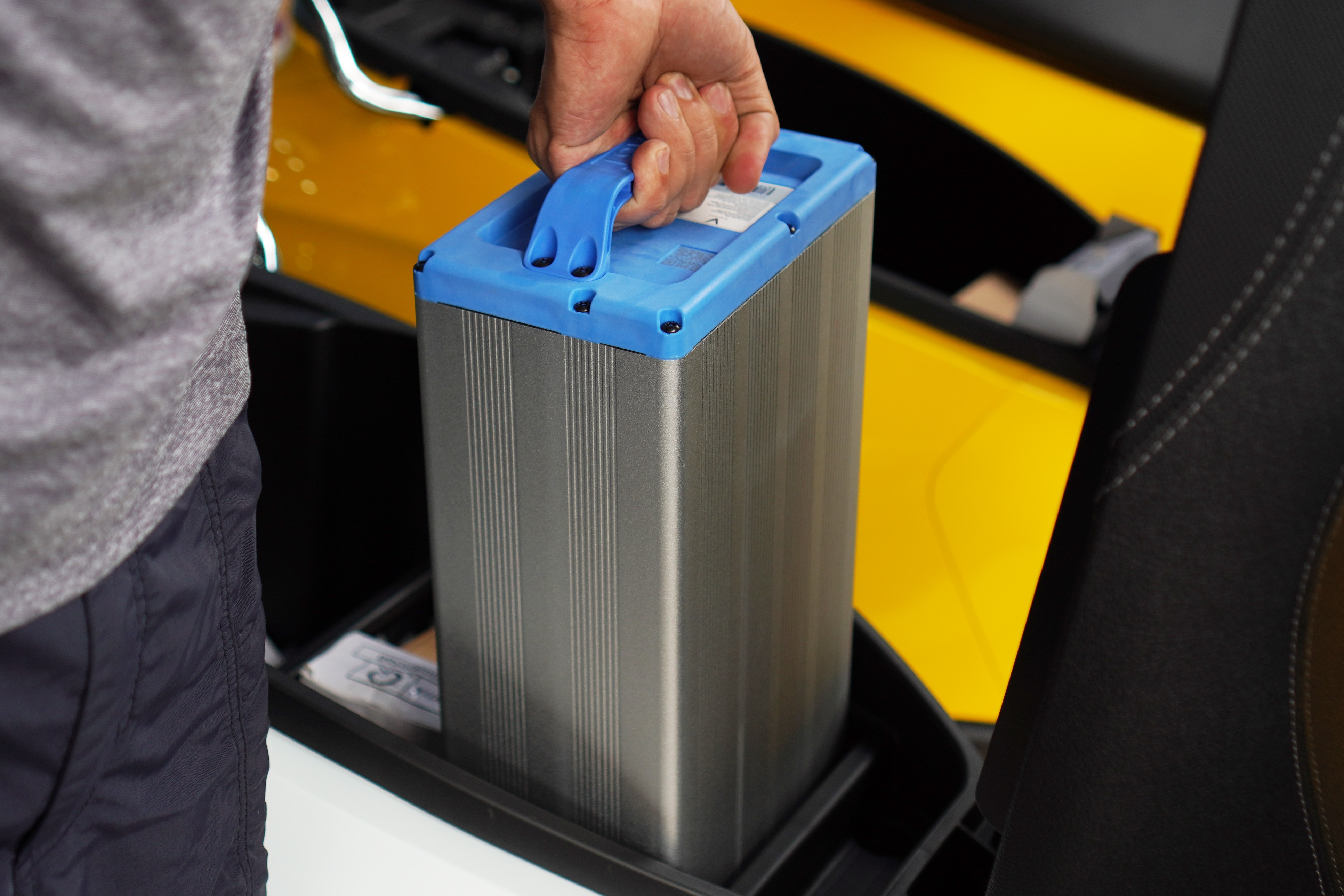 Cung chung ngoai hinh, phan biet cac dong xe may dien VinFast the nao? hinh anh