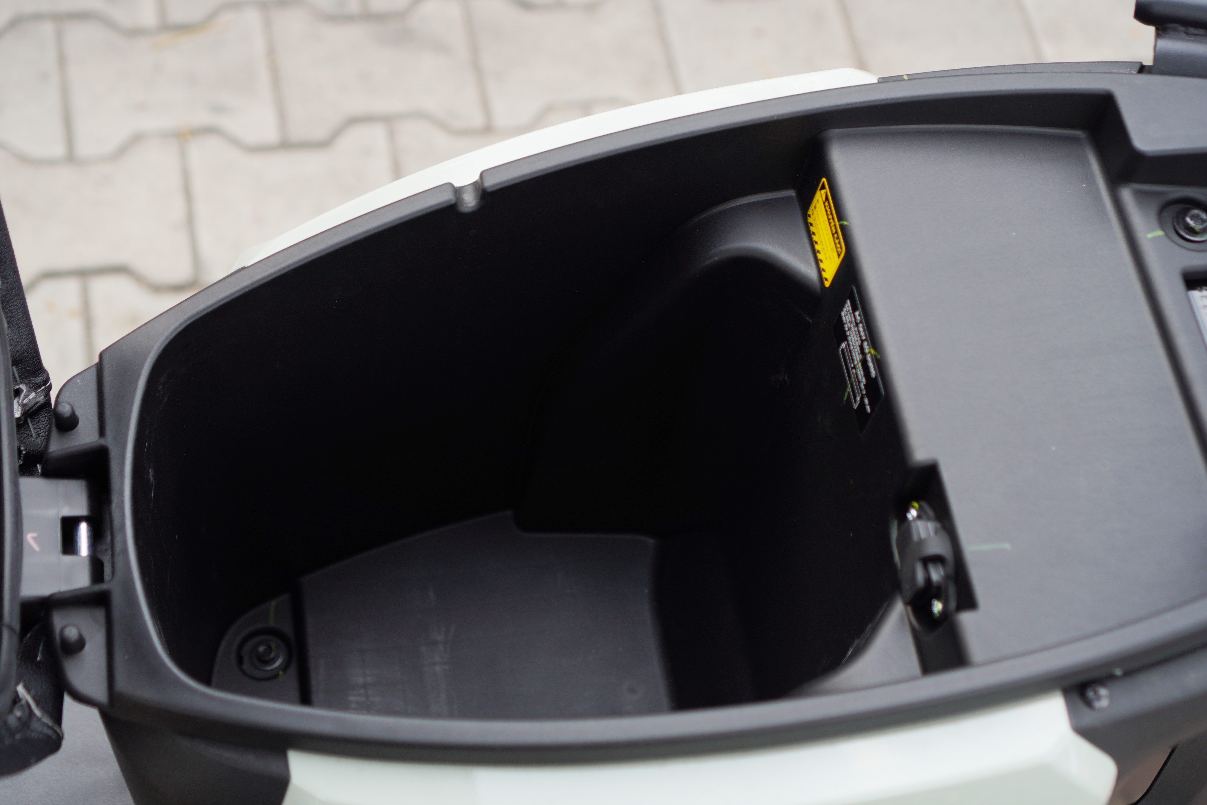 VinFast,  xe may dien anh 11