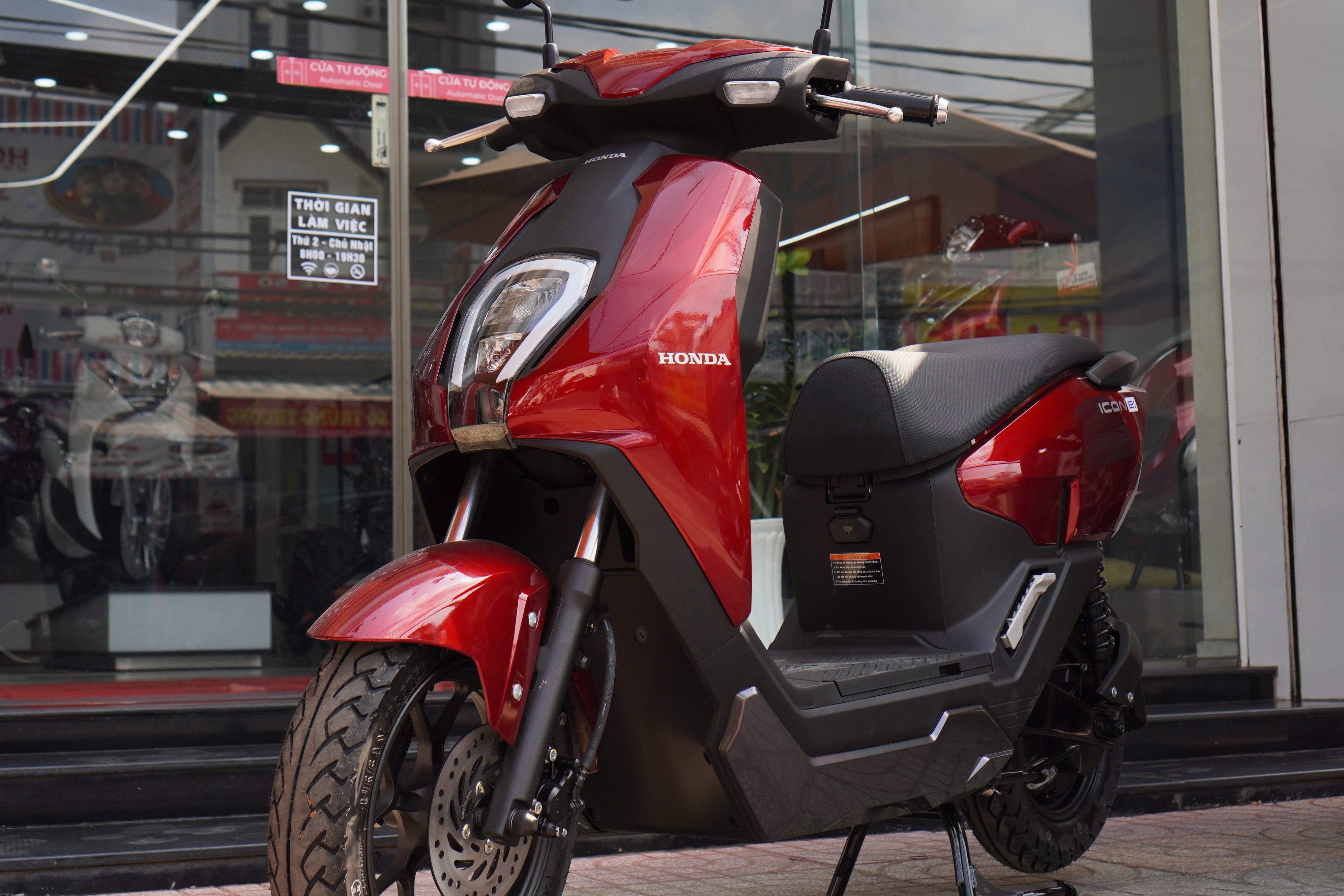 Xe may dien Honda giam ve muc 15 trieu dong hinh anh