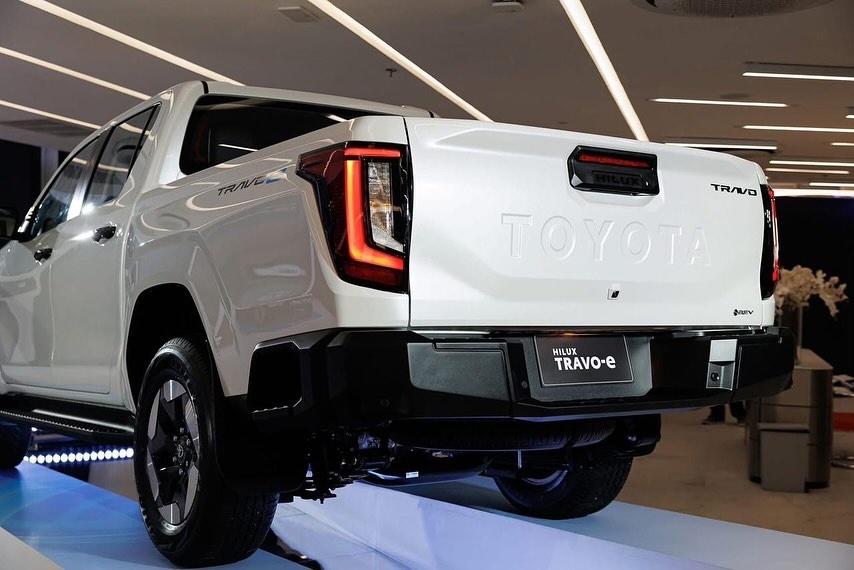 Toyota,  Toyota Hilux anh 9