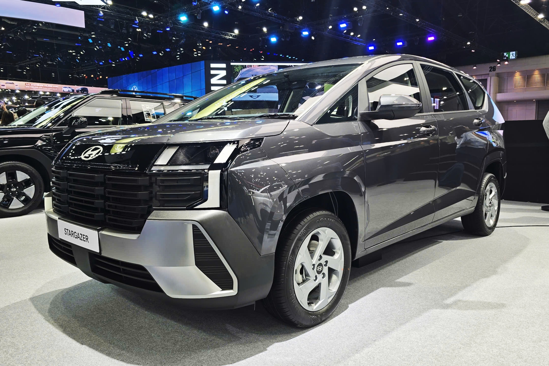 Hyundai Stargazer 2026 ban 'chay Grab' xuat hien tai Bangkok Motorshow hinh anh